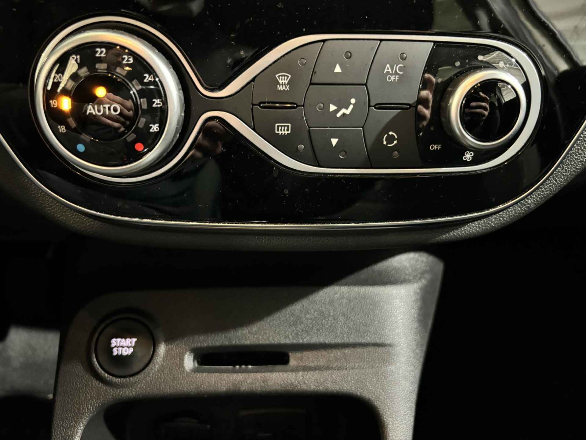 Renault Captur 0.9 - 90PK TCe Intens | 1e eigenaar | Trekhaak | All Weather Banden | Full LED | Navi | Climate Control | Cruise Control | Lichtmetalen Velgen | Full LED | - 31/36