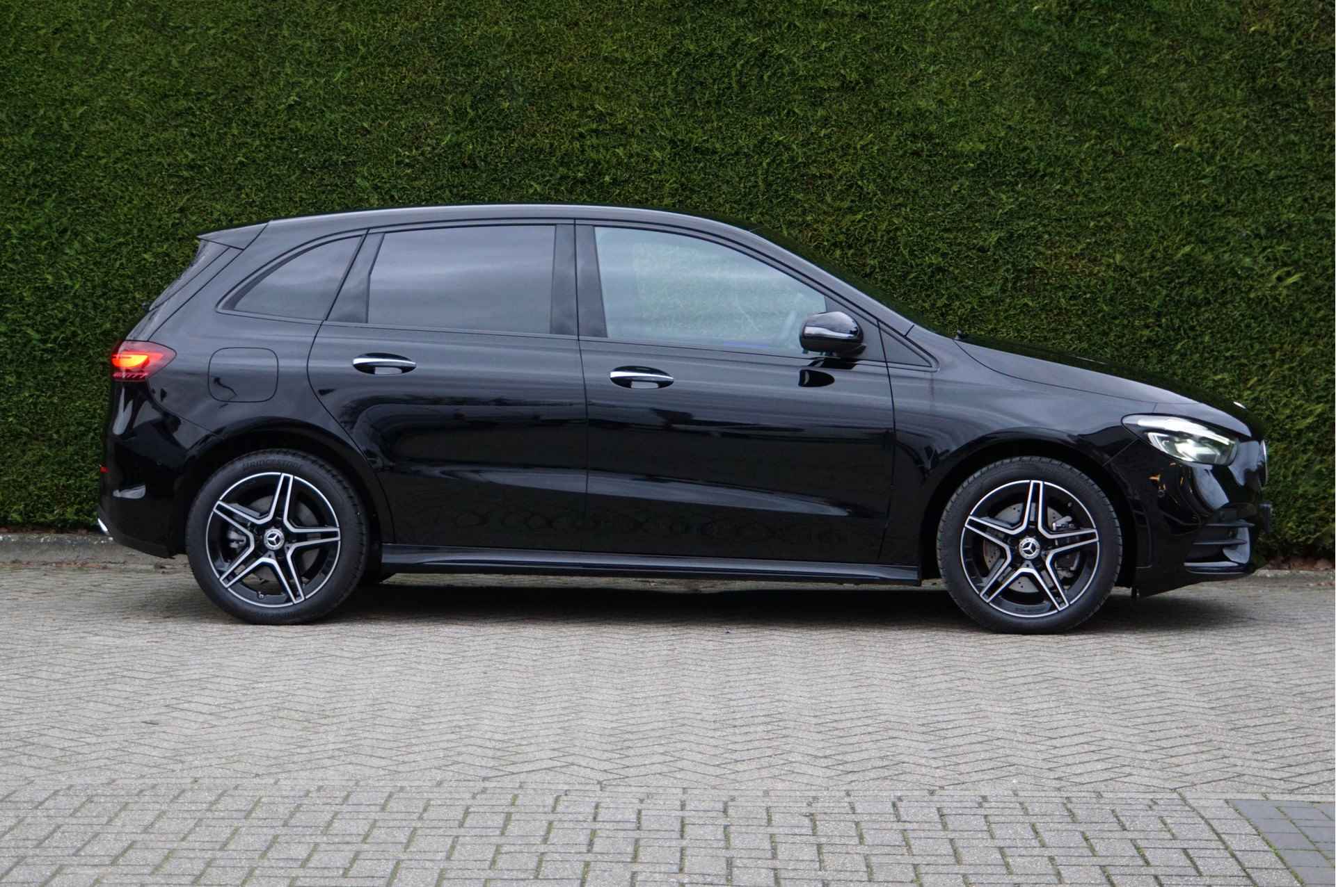 Mercedes-Benz B-Klasse B 250 e Facelift AMG Line Night | Keyless-Go Verwarmd Stuurwiel Sfeer - 4/65