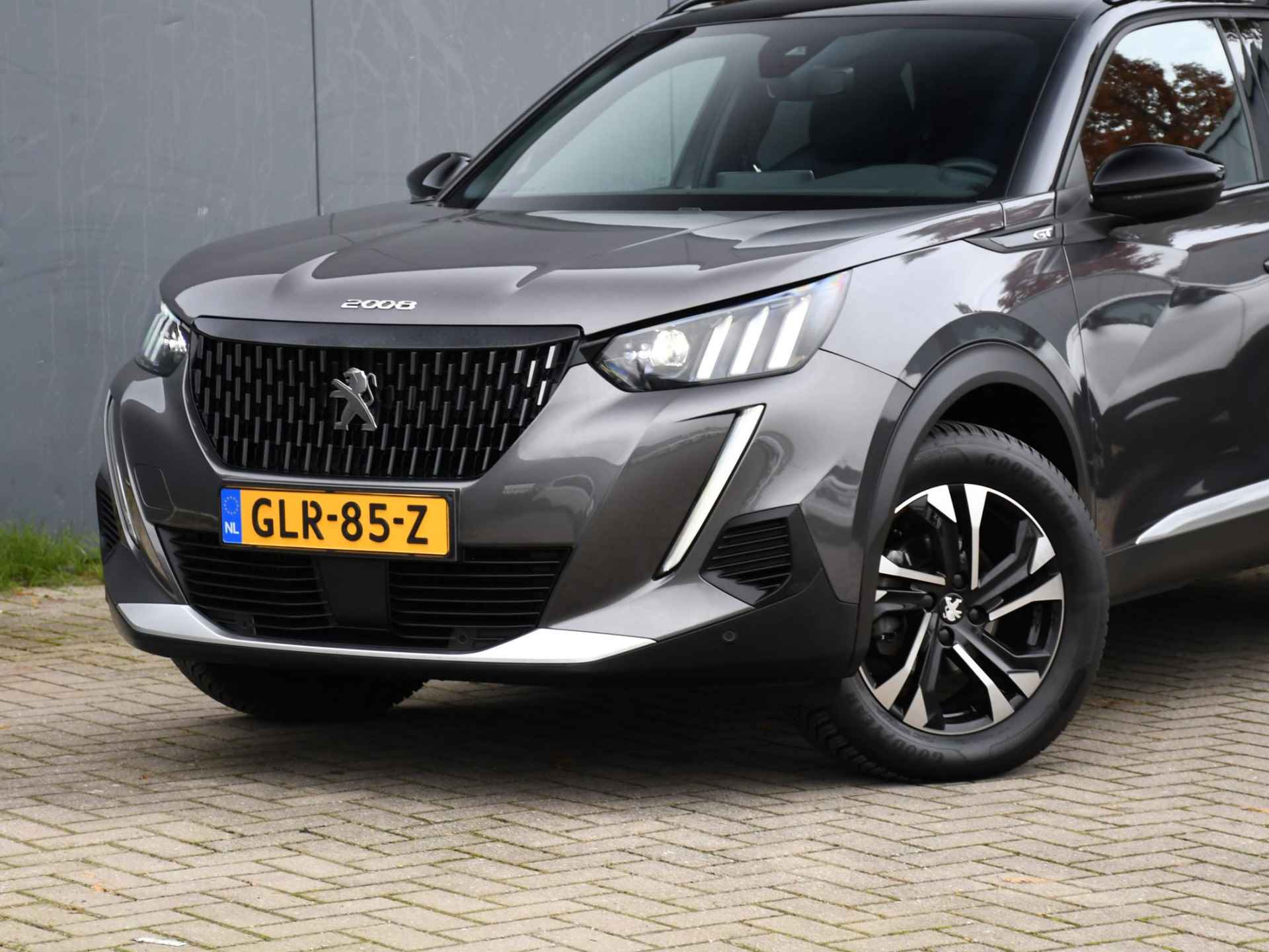 Peugeot 2008 GT 1.2 PureTech 130pk Automaat ADAP. CRUISE | NAVI | 17''LM | STOELVERWARMING | PDC + CAMERA | USB | DAB - 2/29