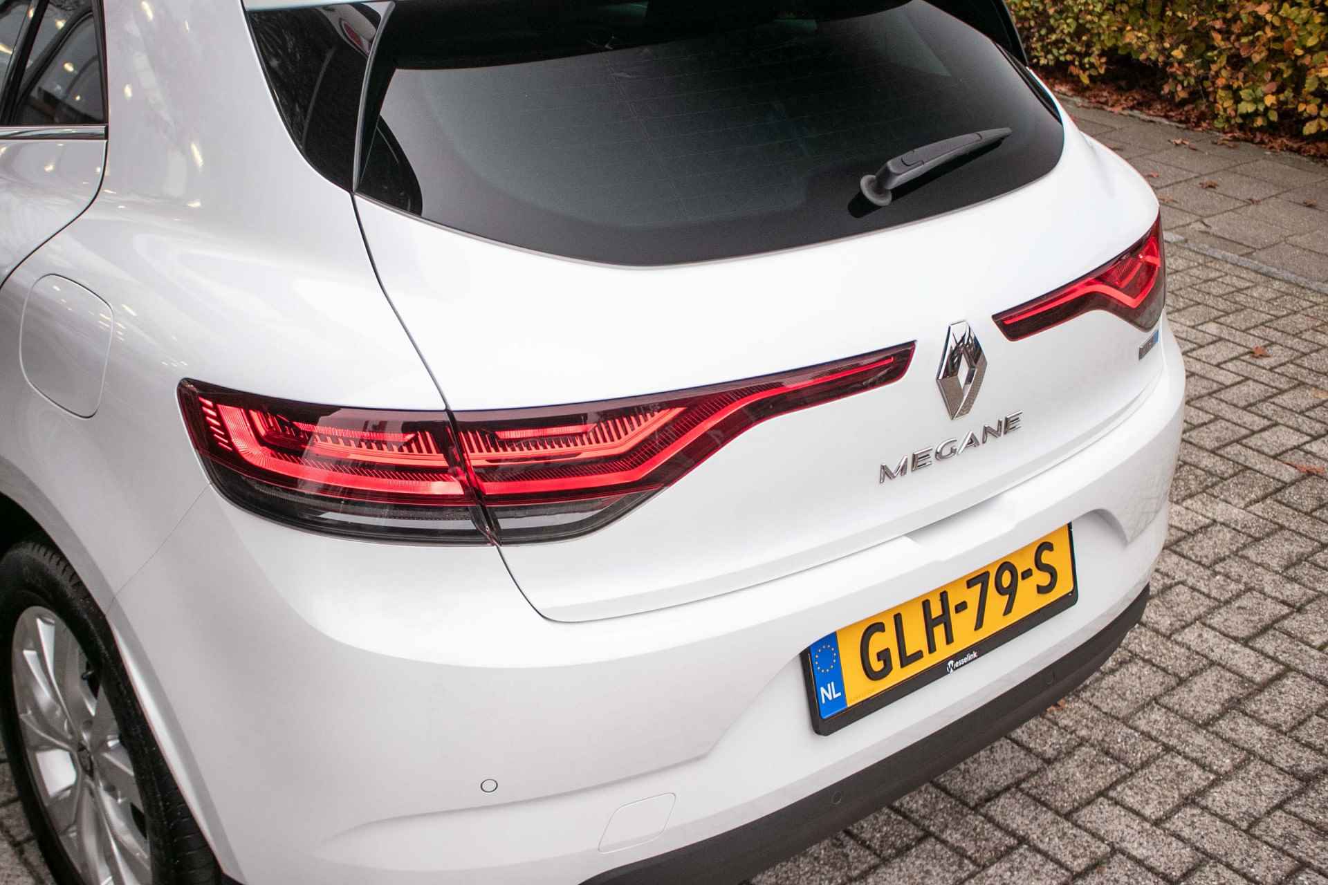 Renault Mégane 1.6 E-Tech Plug-In Hybrid 160 Zen - All-in rijkrprs | Navi | Carplay | Cruise | Stoelverw. - 25/38