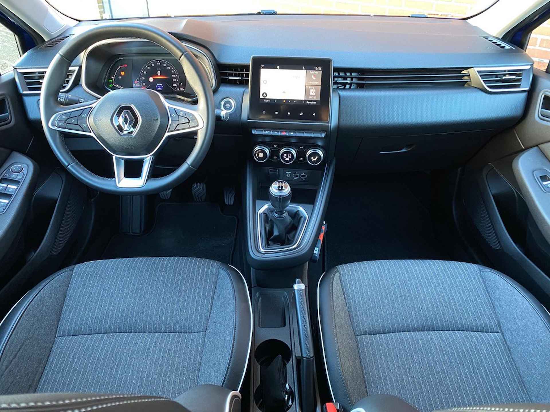 RENAULT Clio 1.0 TCE INTENS NAV CRUISE PDC DAB LMV AMBIENT CARPLAY - 10/30