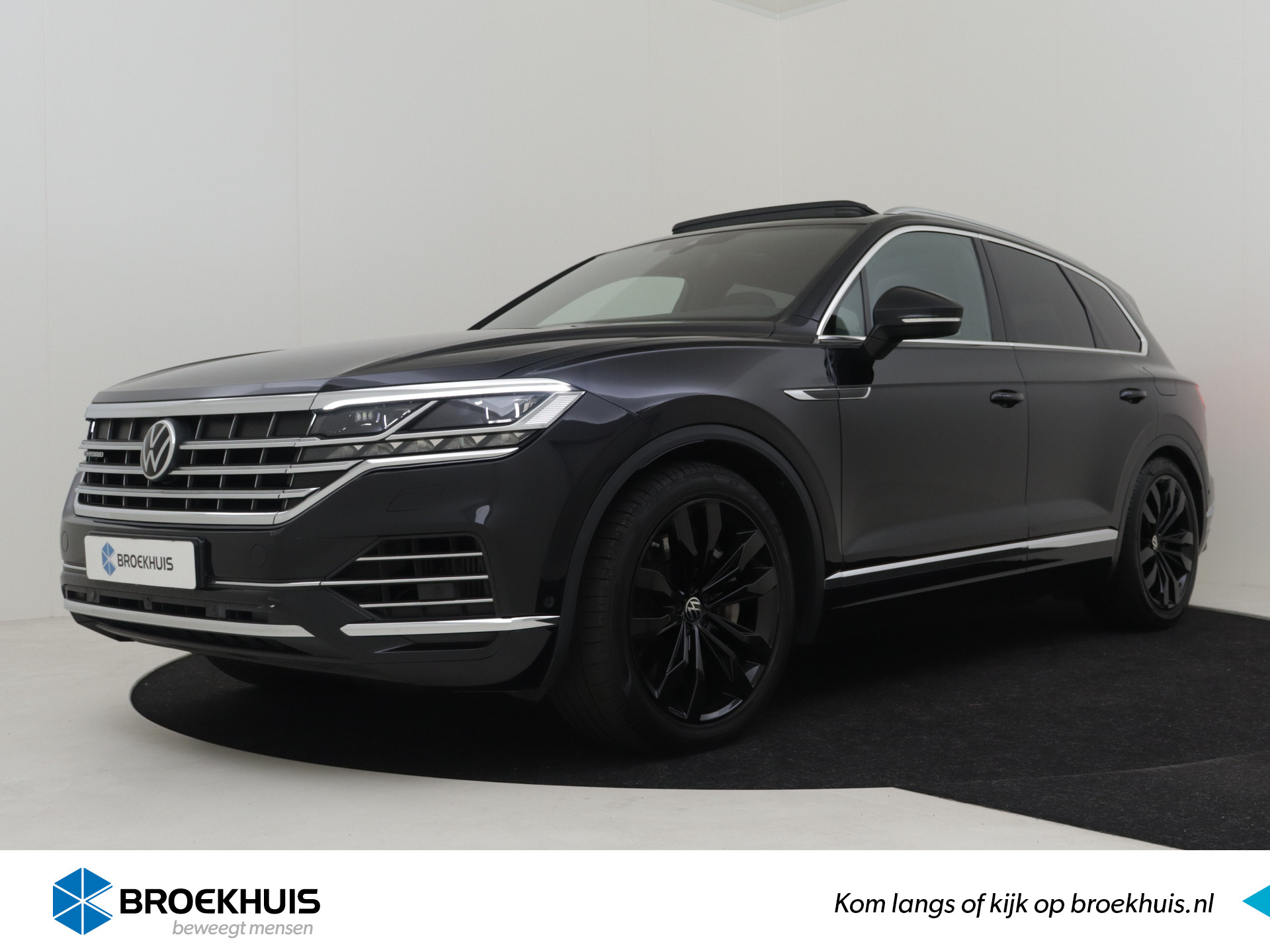 Volkswagen Touareg 3.0 TSi eHybrid 4MOTION 340pk | Panorama dak | Trekhaak | Lederbekleding | Park assist | Elektrische stoelen | Privacy glass | 2