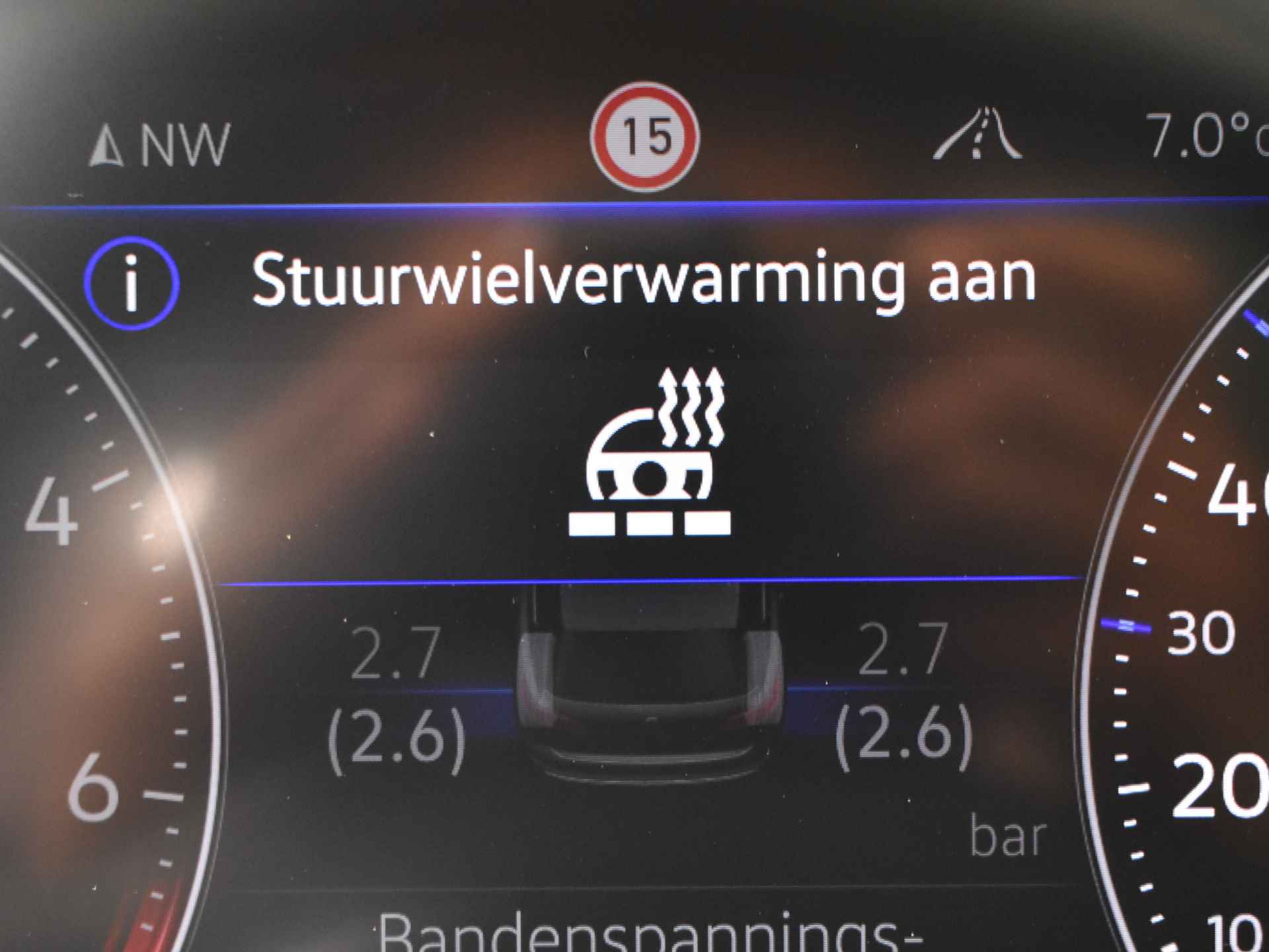 Volkswagen Touareg 3.0 TSi eHybrid 4MOTION 340pk | Panorama dak | Trekhaak | Lederbekleding | Park assist | Elektrische stoelen | Privacy glass | 2 - 15/54