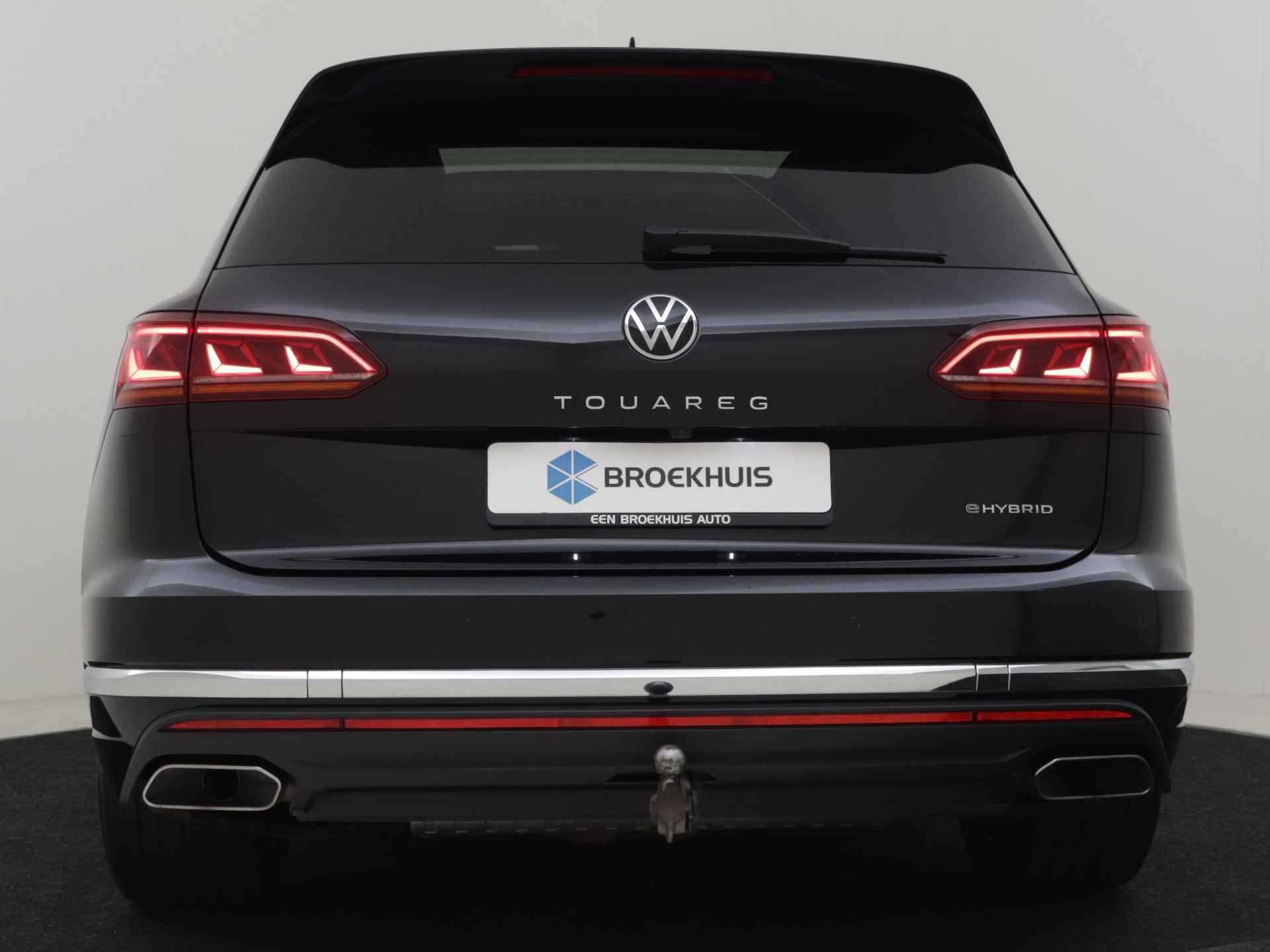 Volkswagen Touareg 3.0 TSi eHybrid 4MOTION 340pk | Panorama dak | Trekhaak | Lederbekleding | Park assist | Elektrische stoelen | Privacy glass | 2 - 36/54