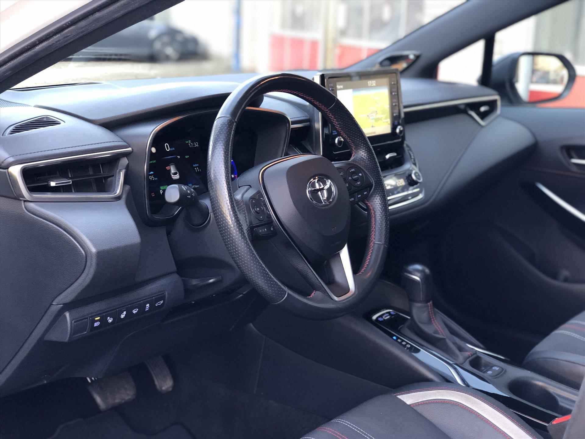 Toyota Corolla Touring Sports 2.0 Hybrid GR Sport Plus | Panoramisch schuif-/Kanteldak, JBL, Stuurverwarming, Head up display, Full options! - 18/45