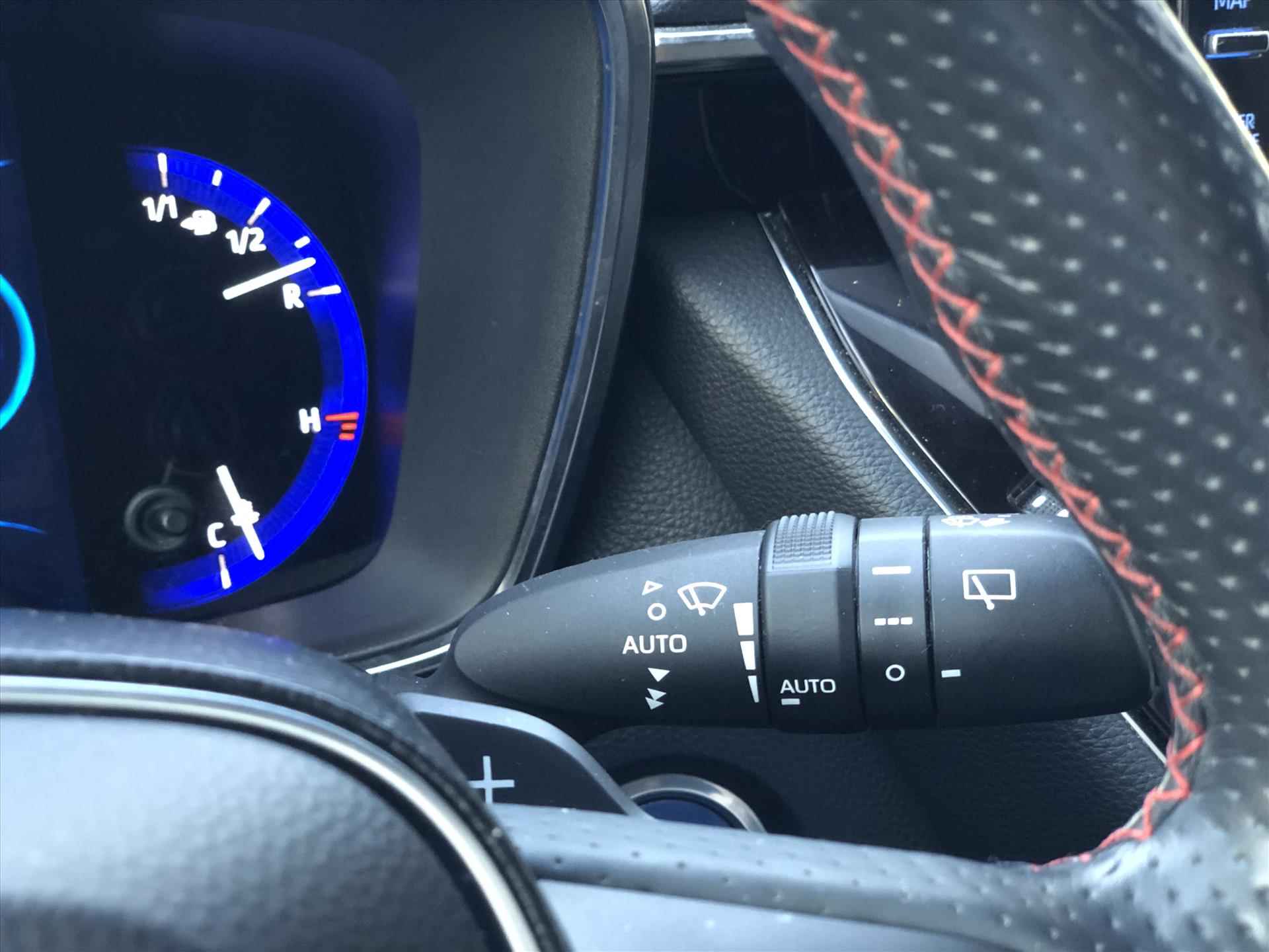 Toyota Corolla Touring Sports 2.0 Hybrid GR Sport Plus | Panoramisch schuif-/Kanteldak, JBL, Stuurverwarming, Head up display, Full options! - 34/45