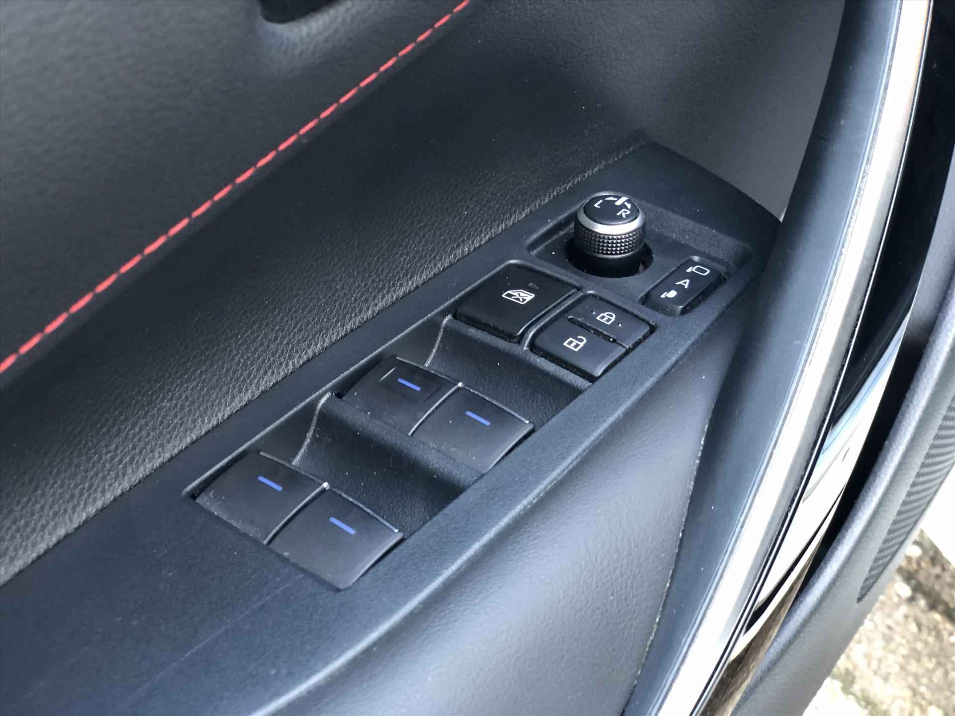 Toyota Corolla Touring Sports 2.0 Hybrid GR Sport Plus | Panoramisch schuif-/Kanteldak, JBL, Stuurverwarming, Head up display, Full options! - 35/45