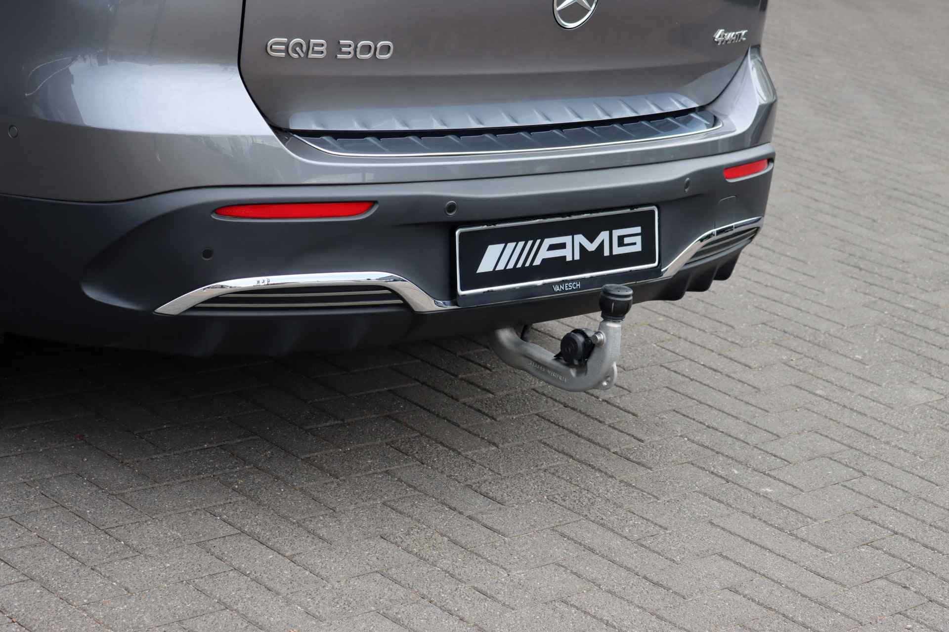 Mercedes-Benz EQB 300 4MATIC AMG Line 67 kWh | Facelift | Panoramadak | Distronic | Memory | Burmester | Keyless Go | Trekhaak | Verwarmd Stuurwiel | Surround Camera | HUD | Augmented Reality | - 23/46