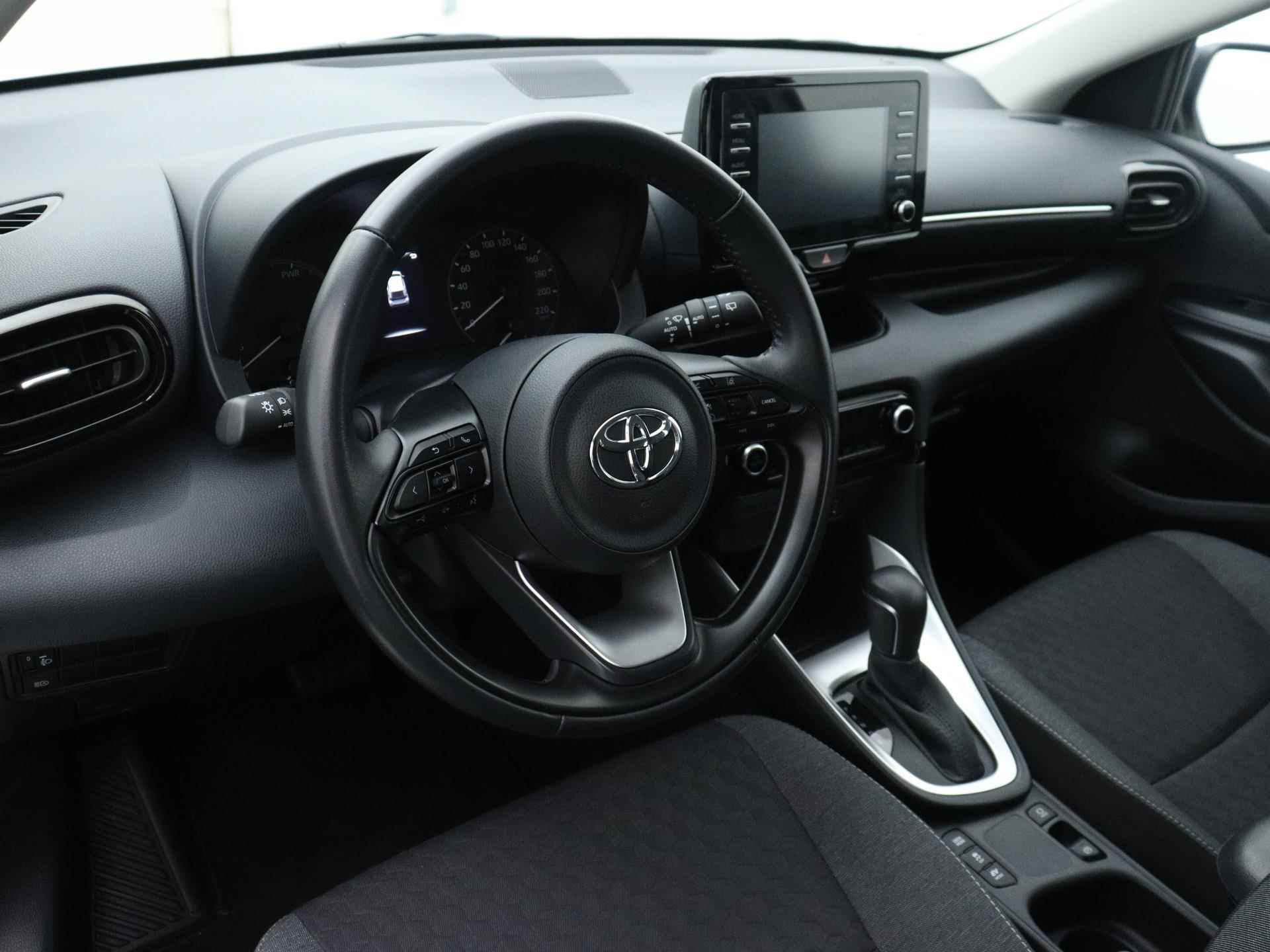 Toyota Yaris Hybrid Active 92pk Automaat | Climate Control | Camera | Adaptieve Cruise Control | Bluetooth | Parkeersensoren Achter - 16/32