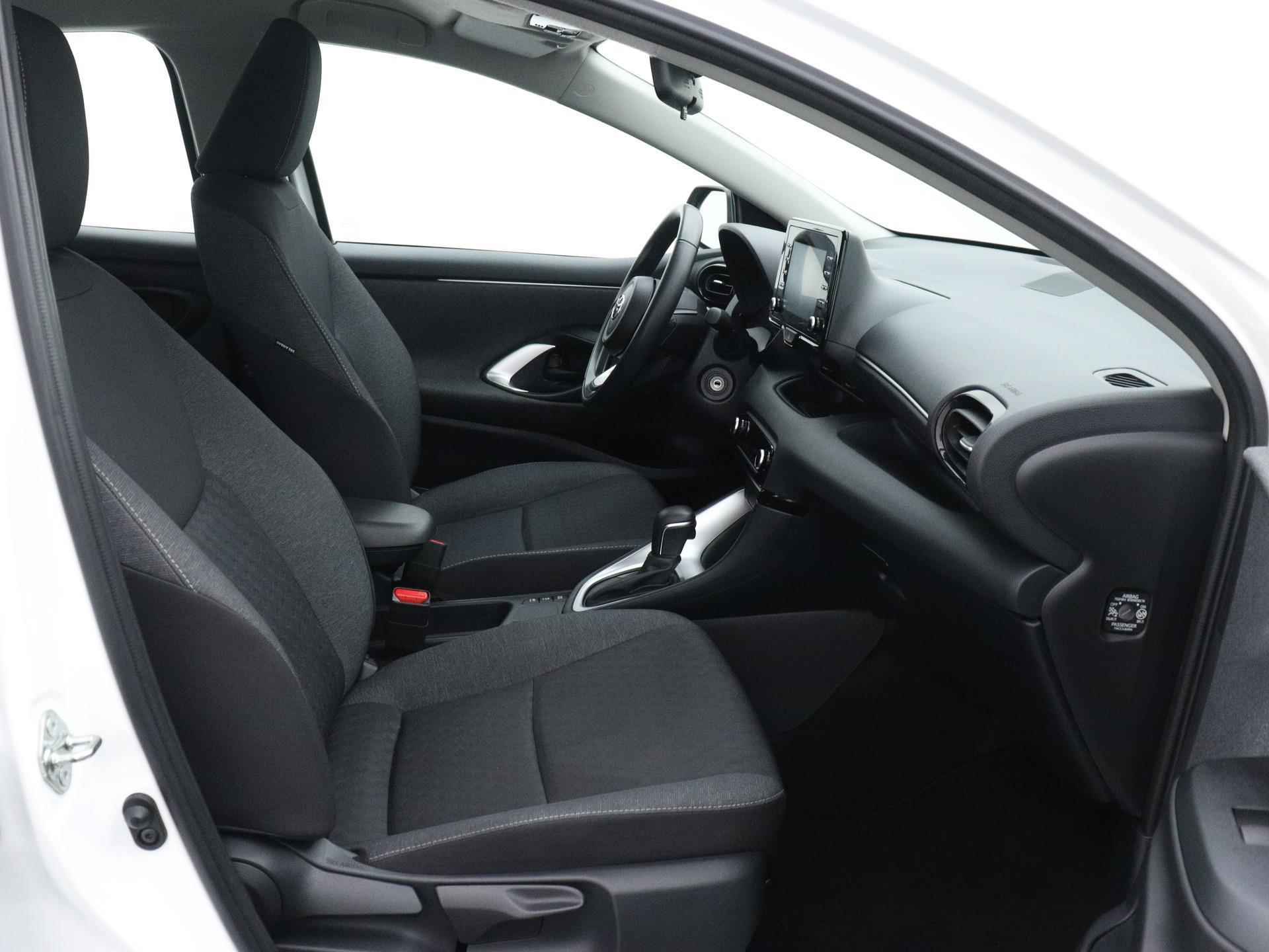 Toyota Yaris Hybrid Active 92pk Automaat | Climate Control | Camera | Adaptieve Cruise Control | Bluetooth | Parkeersensoren Achter - 19/32