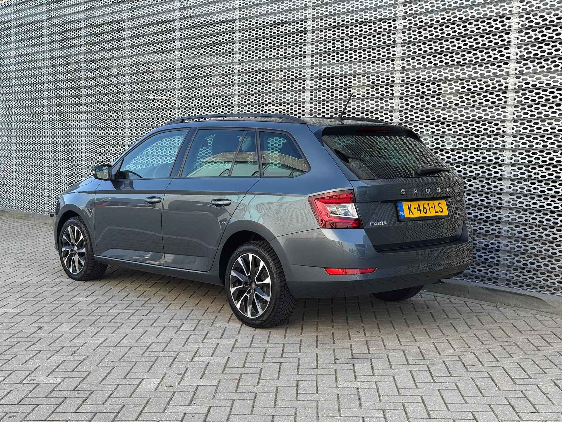 Škoda Fabia Combi 1.0 TSI Business Edition Metallic Navi/ Airco/ 16 lmv/ Parkeersensor P4 - 7/30