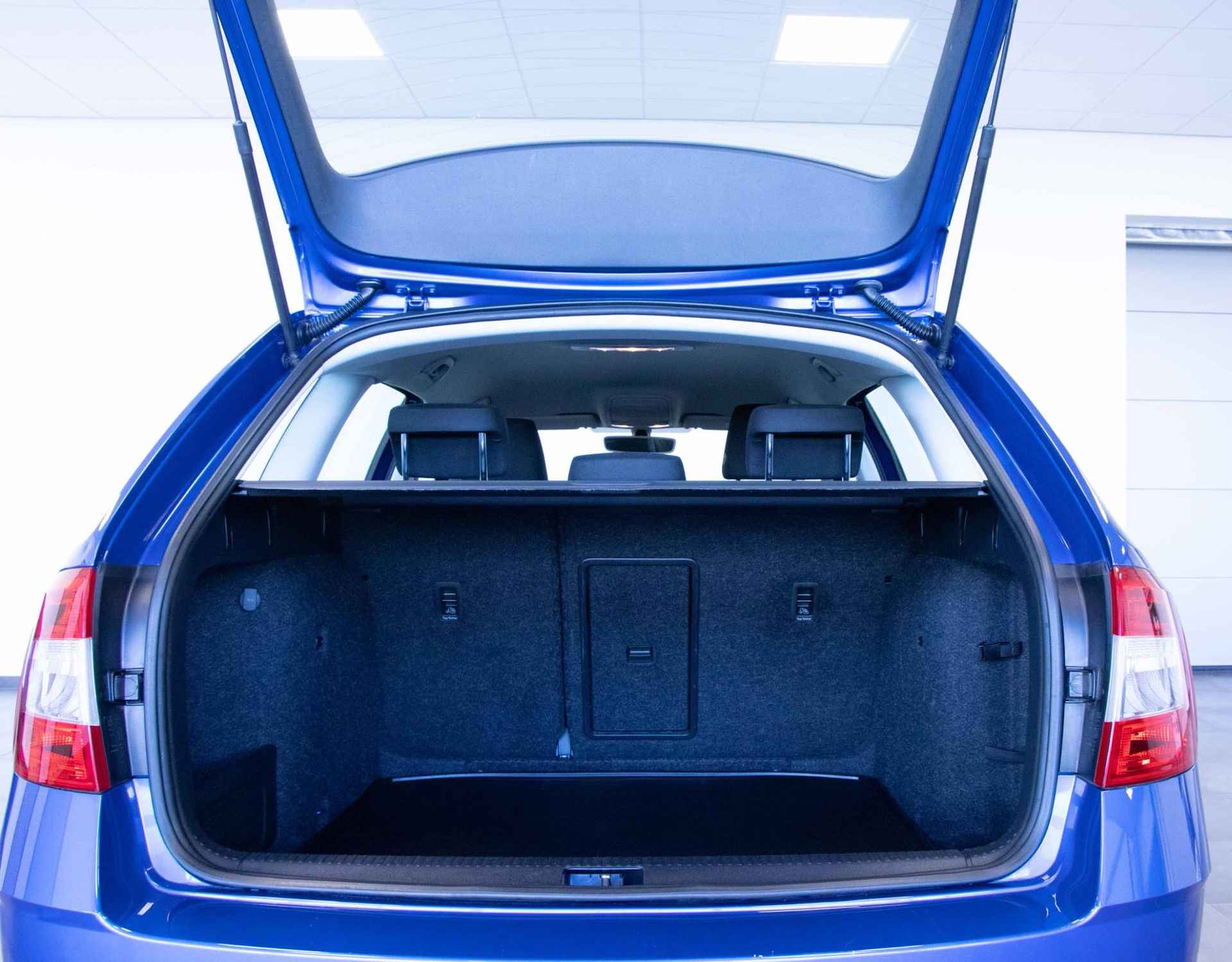 Skoda Octavia Combi 1.5 TSI Greentech Business Edition| Navi| Camera| Cruise | Apple Car Play/Android Auto - 6/21