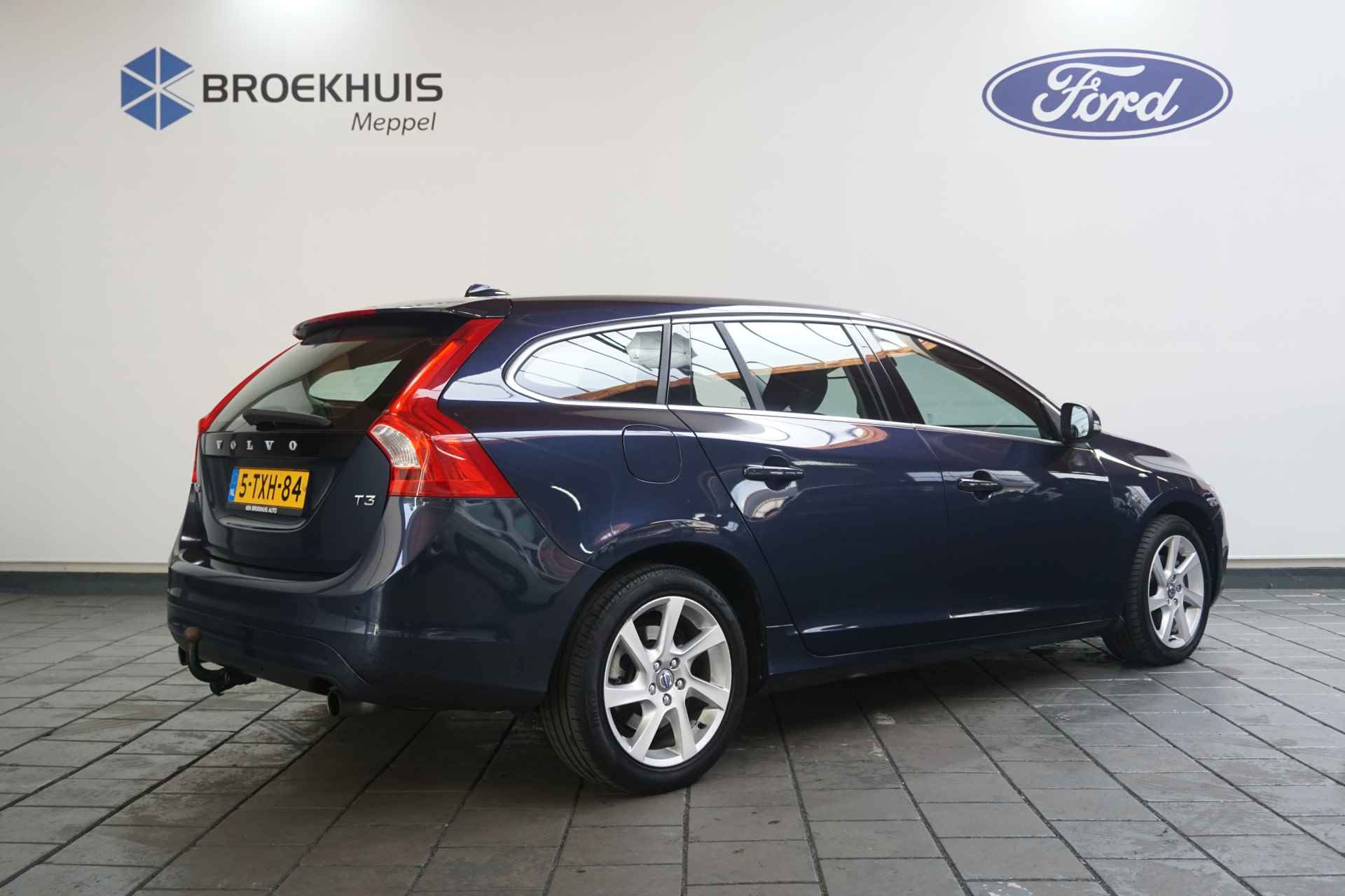 Volvo V60 1.6 T3 Momentum Automaat | Navi | Trekhaak | 1600kg Trekgewicht | Orig. NL | Volledig Onderhouden! | - 4/30