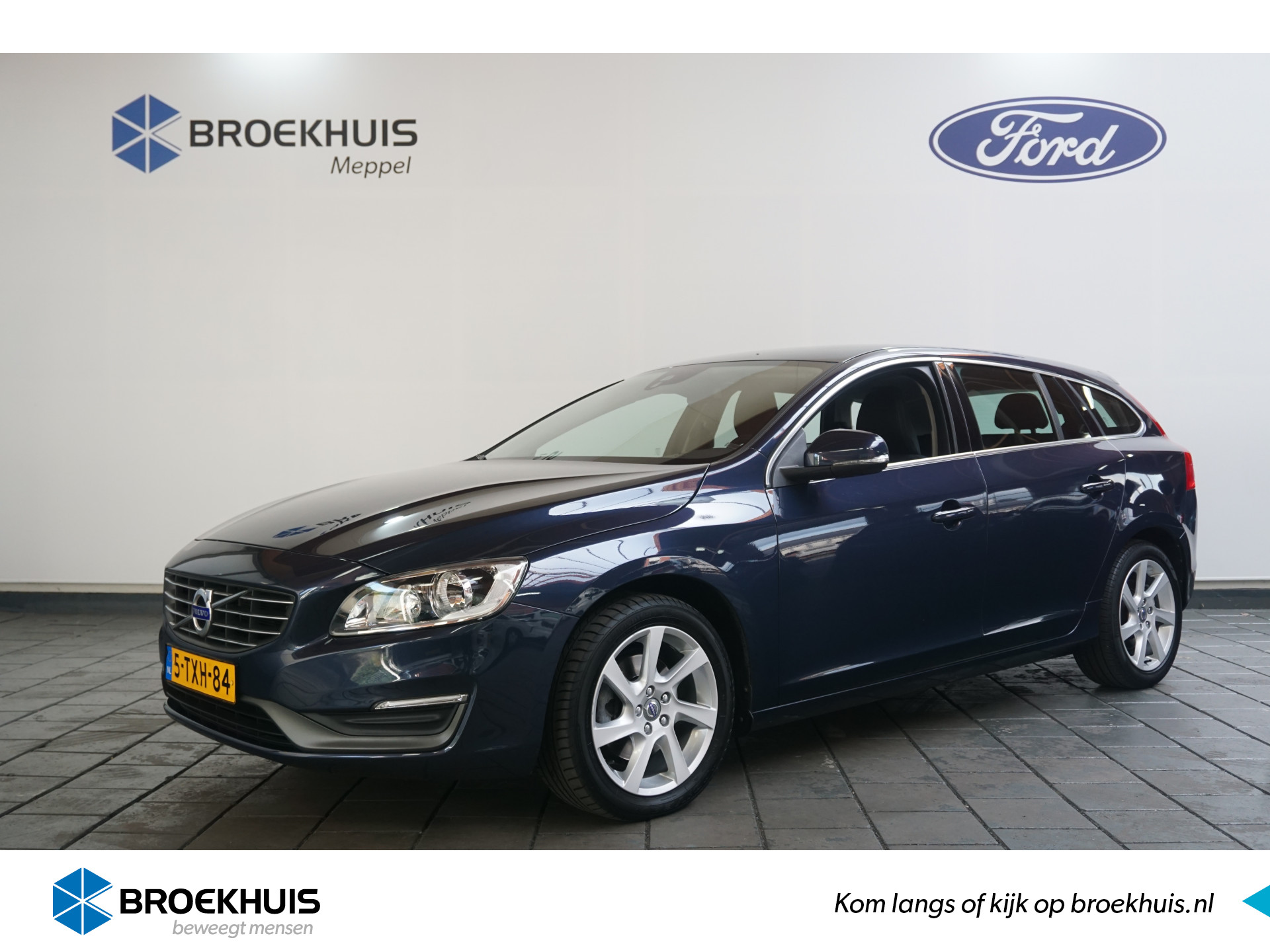 Volvo V60 1.6 T3 Momentum Automaat | Navi | Trekhaak | 1600kg Trekgewicht | Orig. NL | Volledig Onderhouden! |