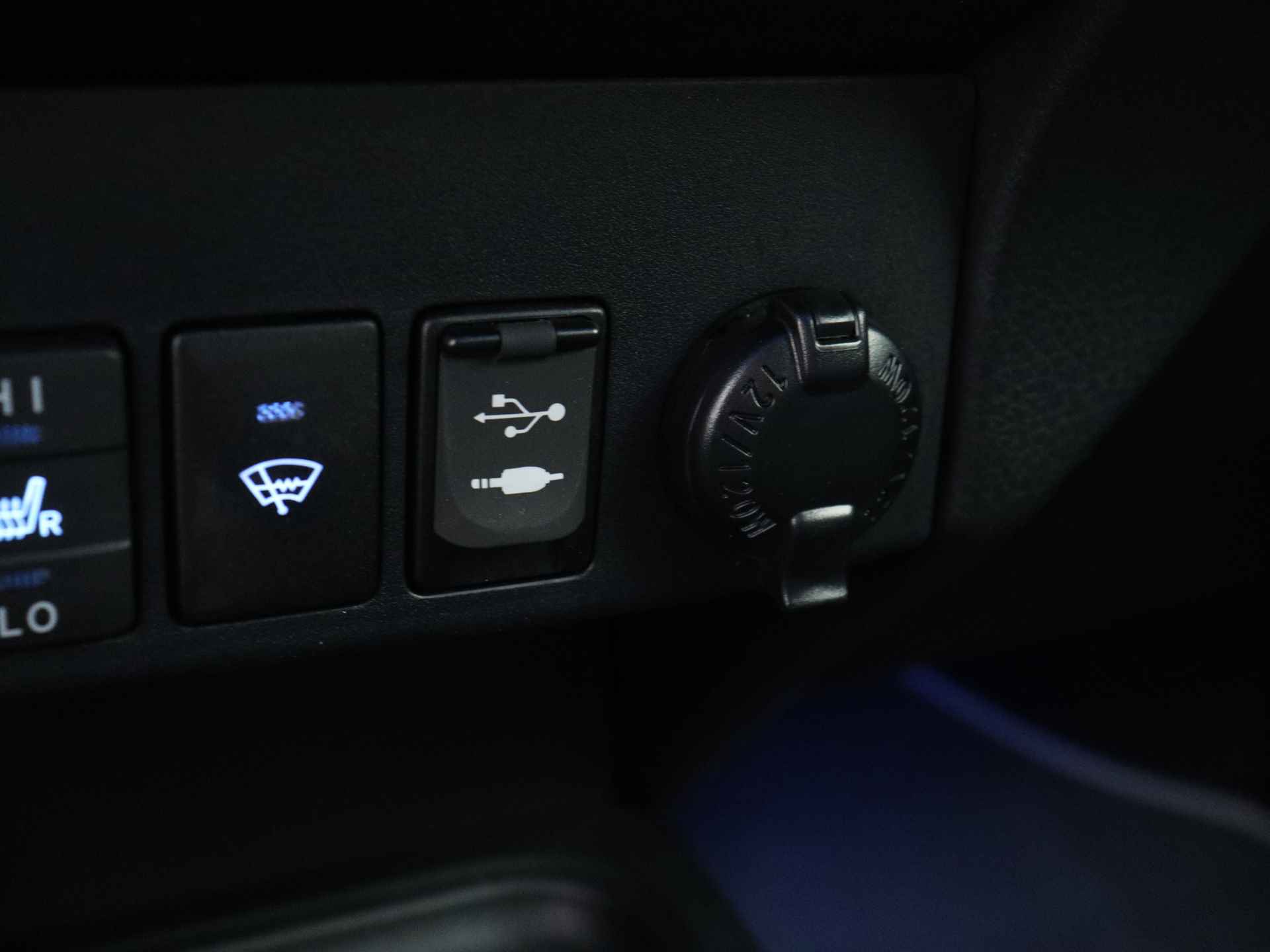 Toyota RAV4 2.5 Hybrid Dynamic AWD | Stoel en stuurwiel verwarming | LM velgen | Parkeersensoren | - 36/46
