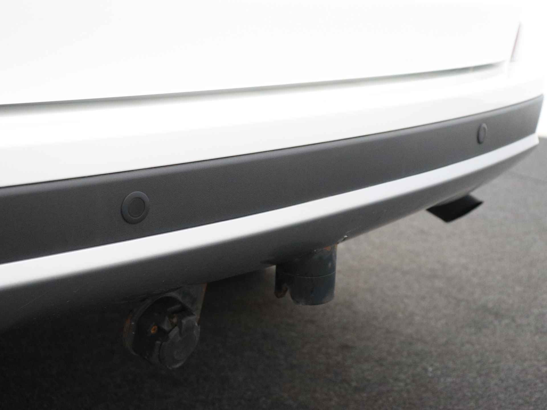 Toyota RAV4 2.5 Hybrid Dynamic AWD | Stoel en stuurwiel verwarming | LM velgen | Parkeersensoren | - 45/46