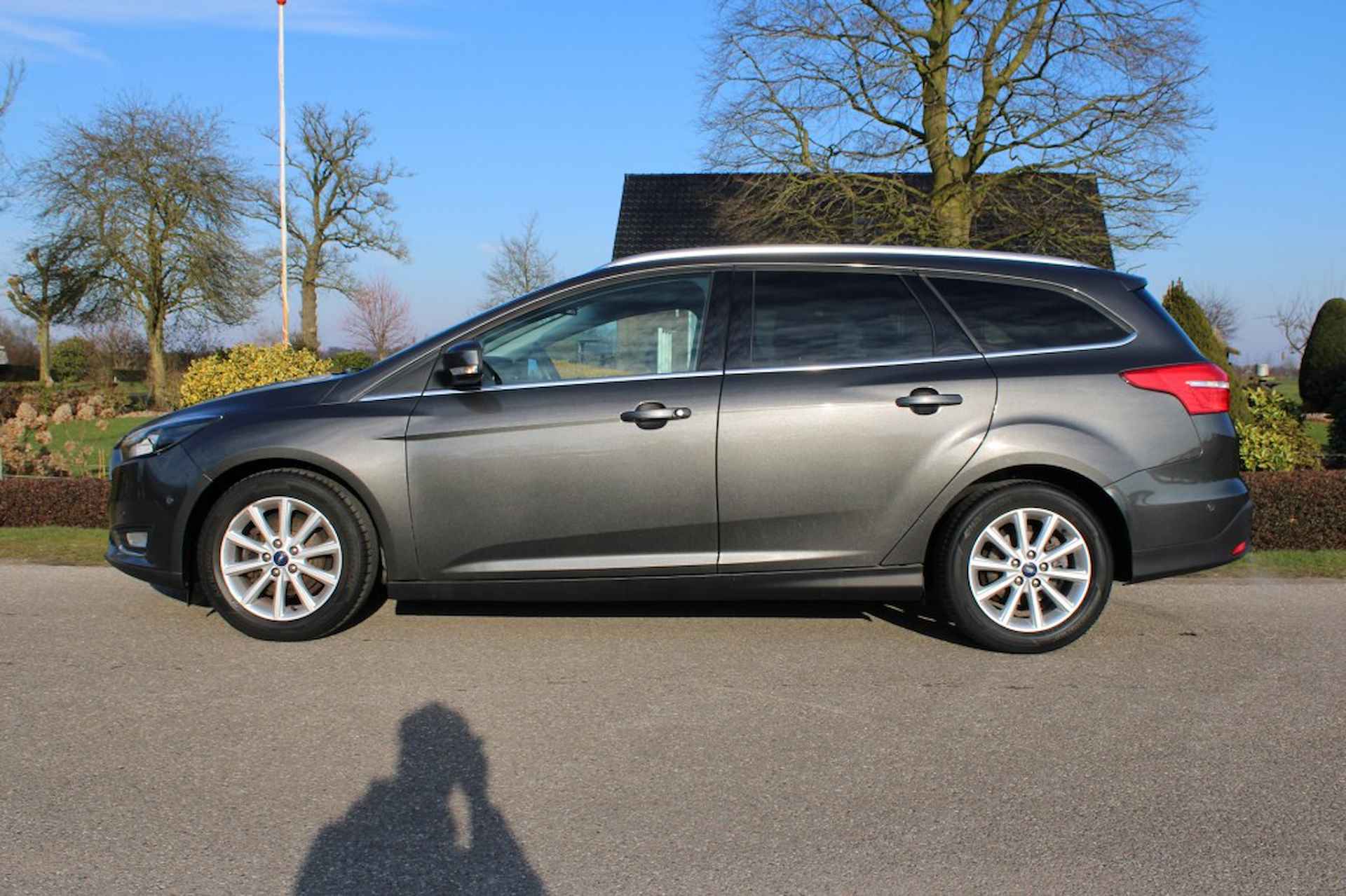 FORD Focus Wagon 1.0 125pk Titanium ECC/cruise/navi/park ass/trekhaak - 20/38