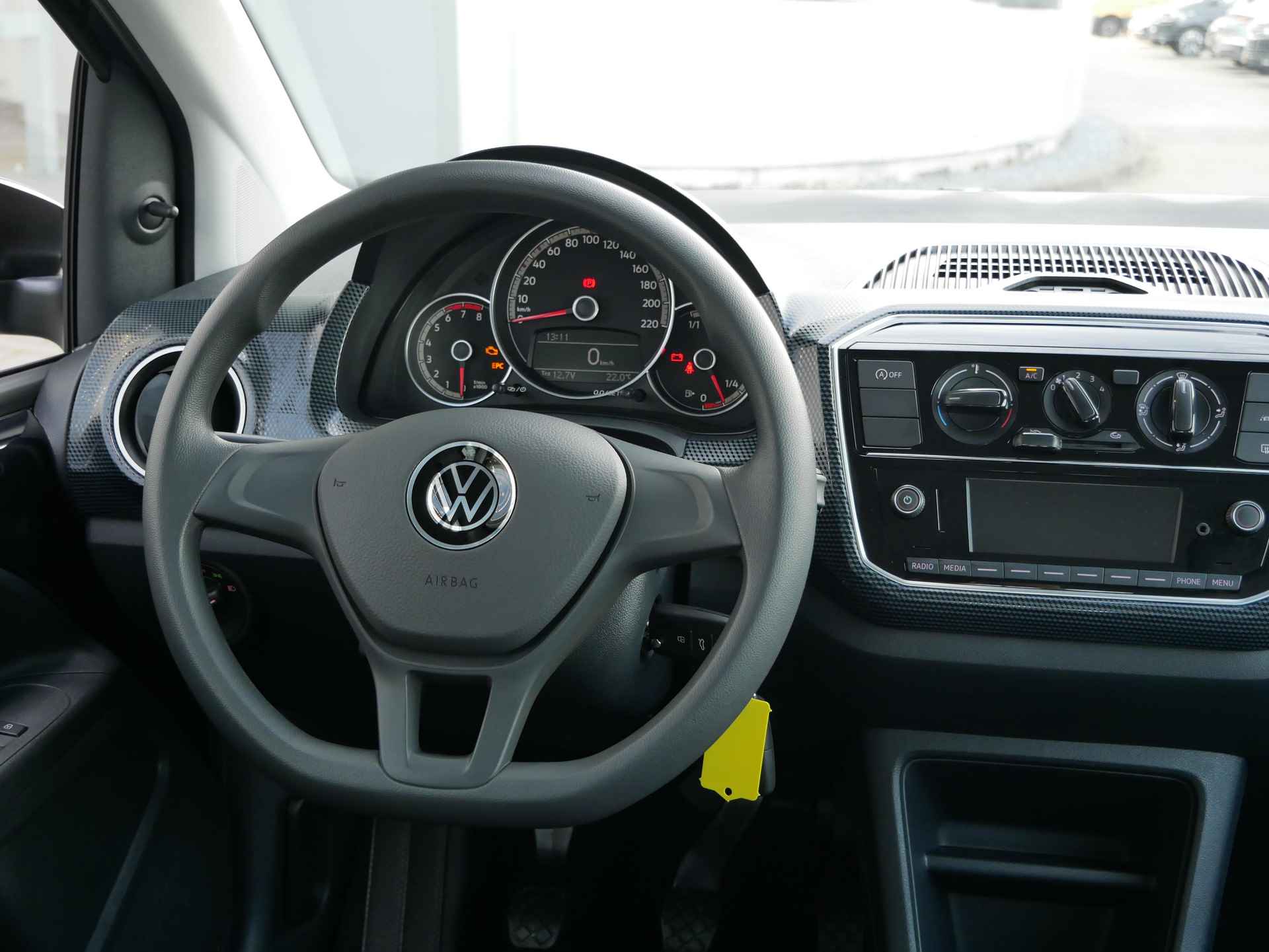 Volkswagen up! 1.0 MPI 65 5MT up! - 21/23