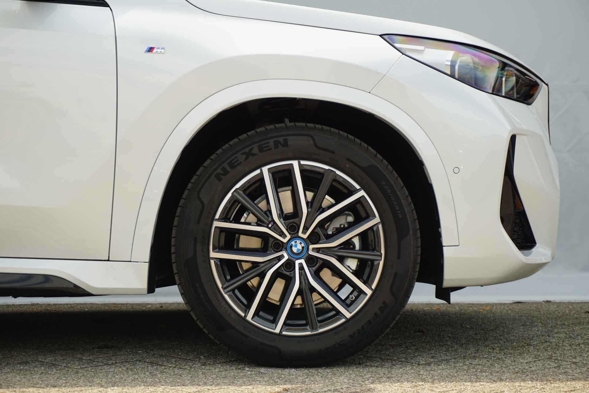 BMW iX1 xDrive30 66 kWh High Executive M Sport Comfort Acces / Harman Kardon / Schuif- Kanteldak / Trekhaak / Head-Up - 6/26