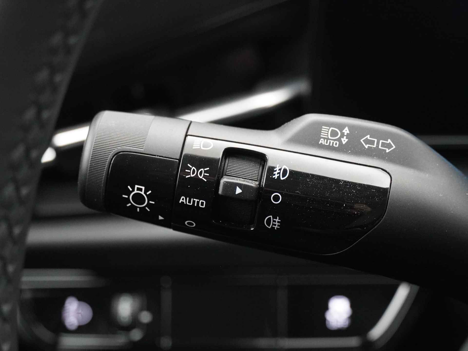 Kia Niro EV DynamicLine 64.8 kWh - Navigatie - Camera - Apple CarPlay/Android Auto - Cruise Control Adaptief - Rijdende Demo - Fabrieksgarantie tot 08-2029 - 25/46