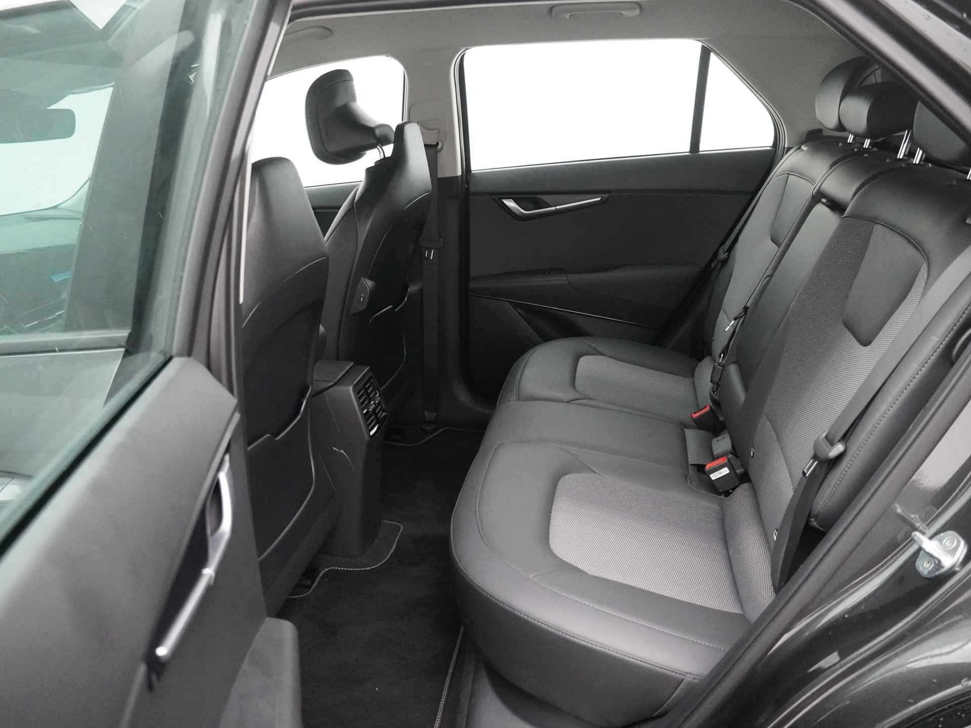 Kia Niro EV DynamicLine 64.8 kWh - Navigatie - Camera - Apple CarPlay/Android Auto - Cruise Control Adaptief - Rijdende Demo - Fabrieksgarantie tot 08-2029 - 33/46