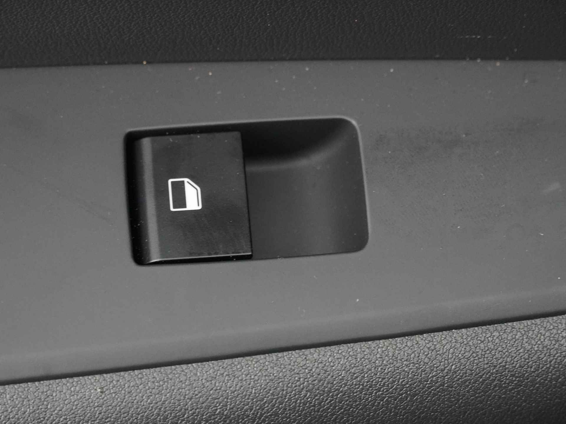 Kia Niro EV DynamicLine 64.8 kWh - Navigatie - Camera - Apple CarPlay/Android Auto - Cruise Control Adaptief - Rijdende Demo - Fabrieksgarantie tot 08-2029 - 34/46