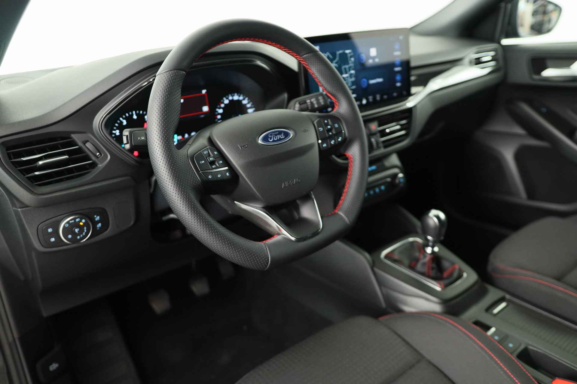 Ford Focus Wagon 1.0 EcoBoost Hybrid ST Line | Winter Pack | Navi | Keyless | Cruise | Parkeersensoren V+A | Lichtmetalen Velgen - 7/34