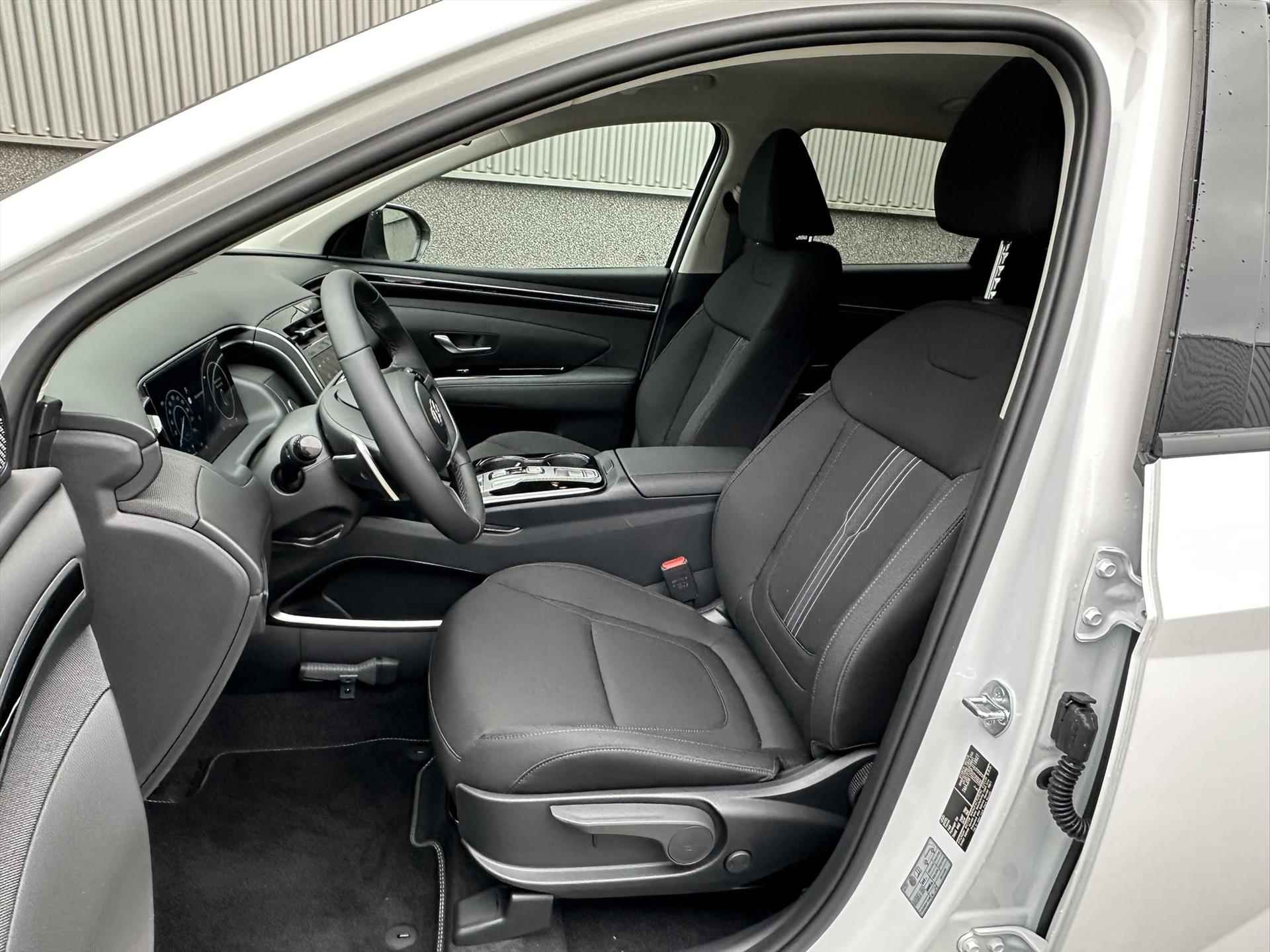HYUNDAI Tucson 1.6 T-GDi PHEV 265pk AWD Aut. Comfort | 19" LM-velgen | Navigatie | Bluetooth | AppleCarplay/Android Auto | All seasonbanden | Sidesteps - 17/49