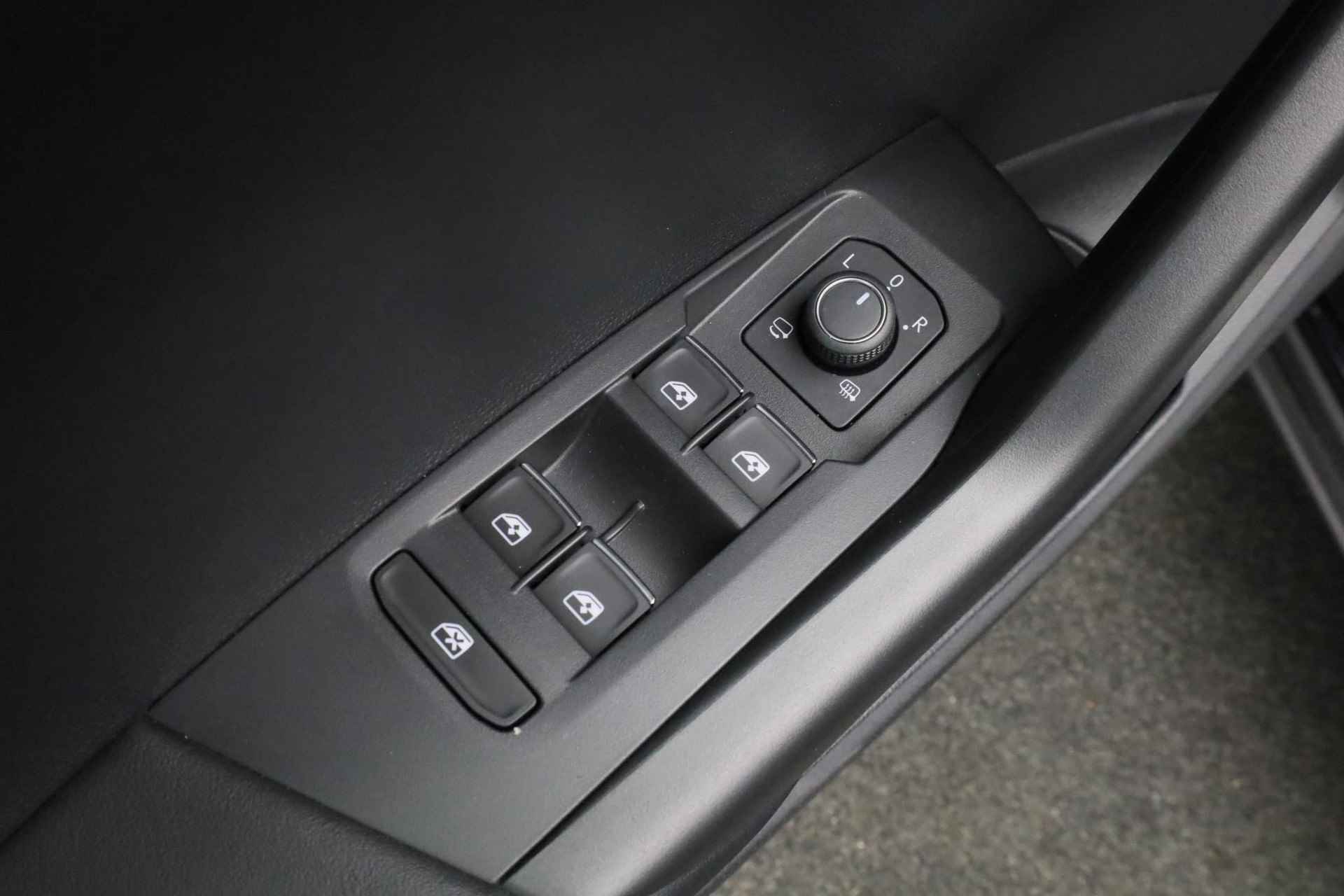 Volkswagen T-Cross 1.0 TSI 110PK DSG Active | Navi | Camera | LED | ACC | 17 inch - 22/39