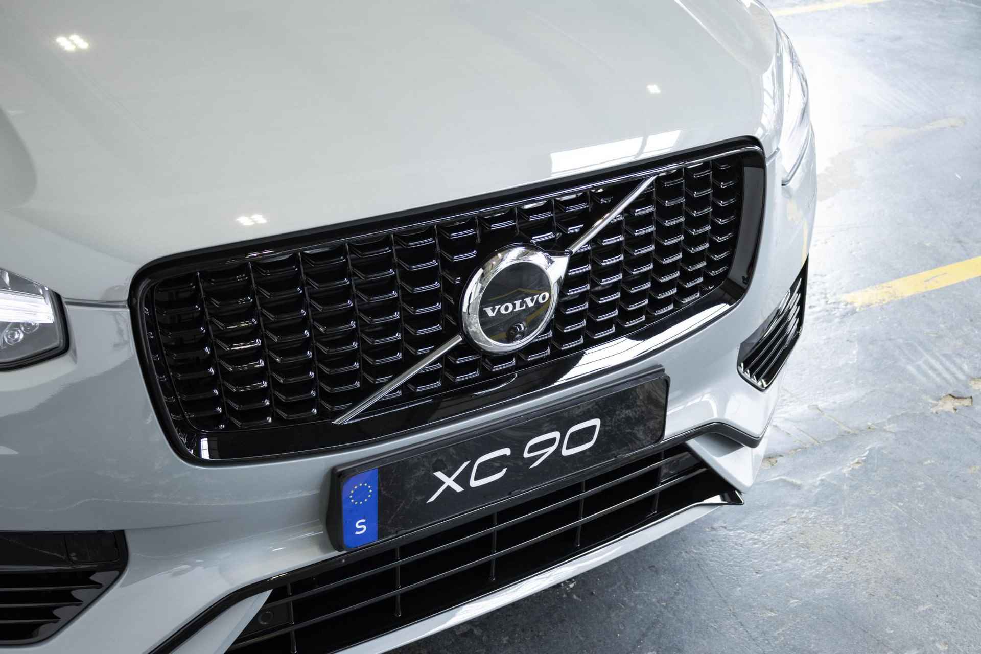 Volvo XC90 T8 Recharge AWD Ultimate Dark | Bowers & Wilkins | Luchtvering | Panoramadak | Stoelventilatie | Stoel- en stuurverwarming | 360º camera - 14/44