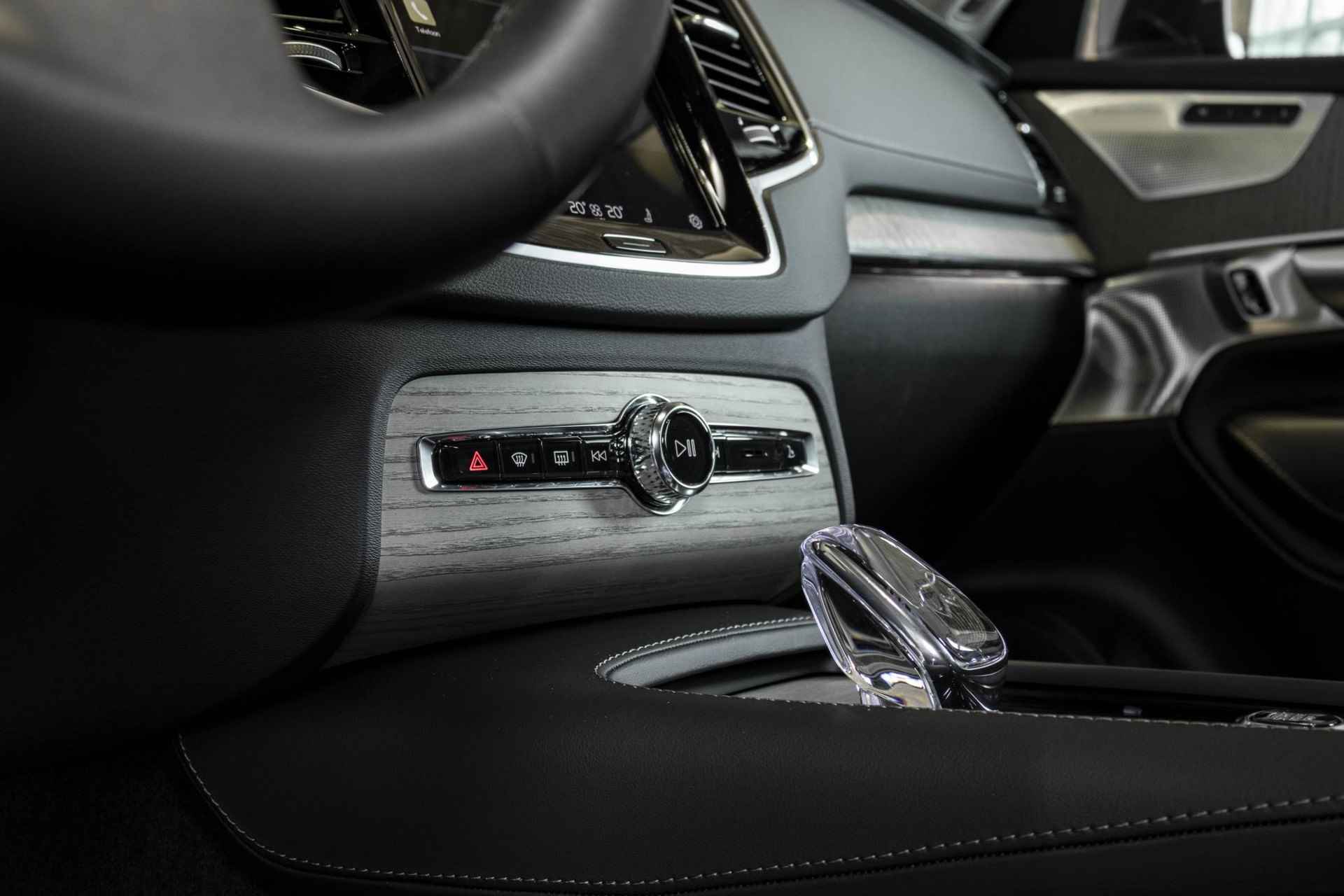Volvo XC90 T8 Recharge AWD Ultimate Dark | Bowers & Wilkins | Luchtvering | Panoramadak | Stoelventilatie | Stoel- en stuurverwarming | 360º camera - 27/44