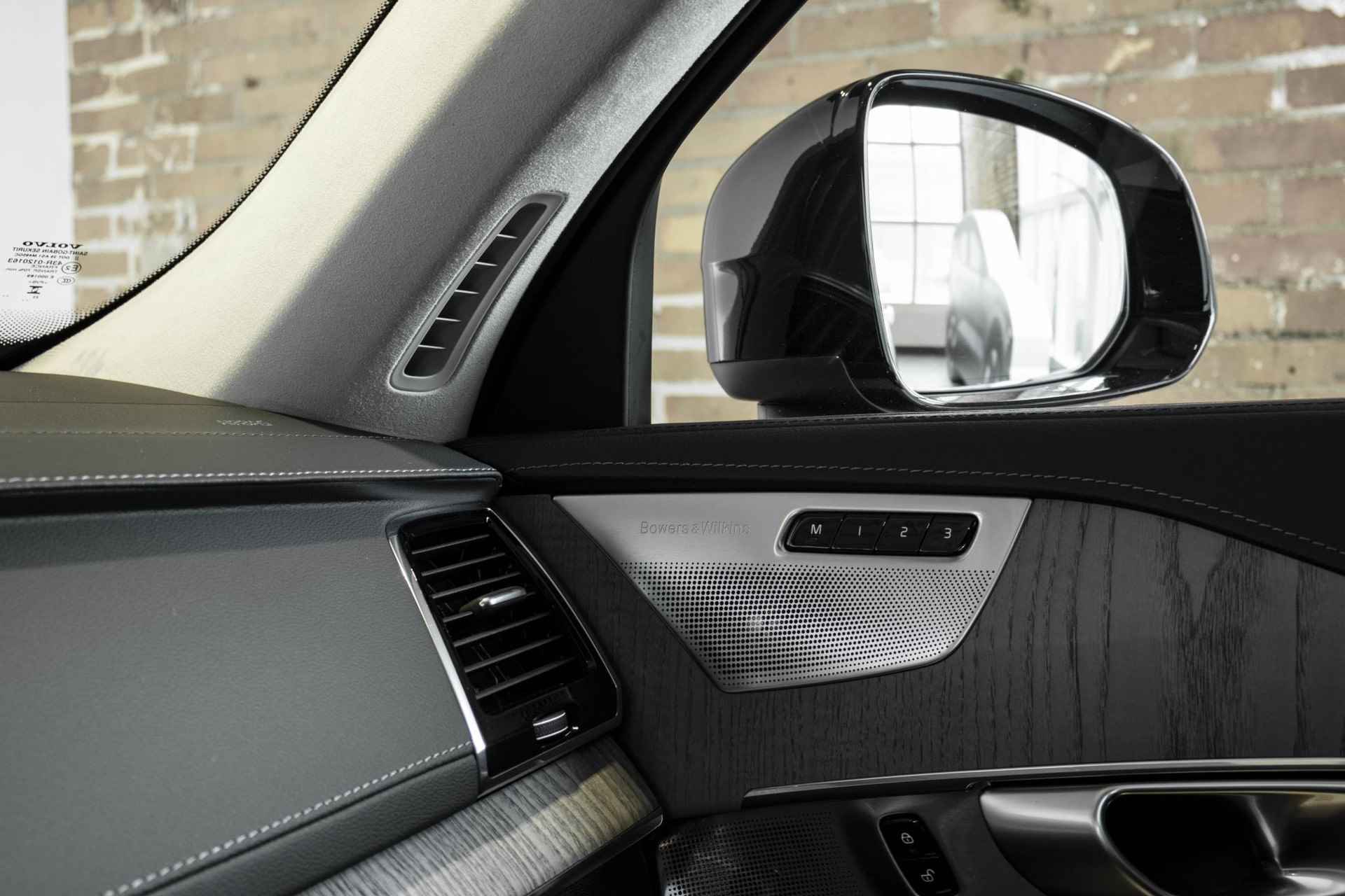 Volvo XC90 T8 Recharge AWD Ultimate Dark | Bowers & Wilkins | Luchtvering | Panoramadak | Stoelventilatie | Stoel- en stuurverwarming | 360º camera - 30/44