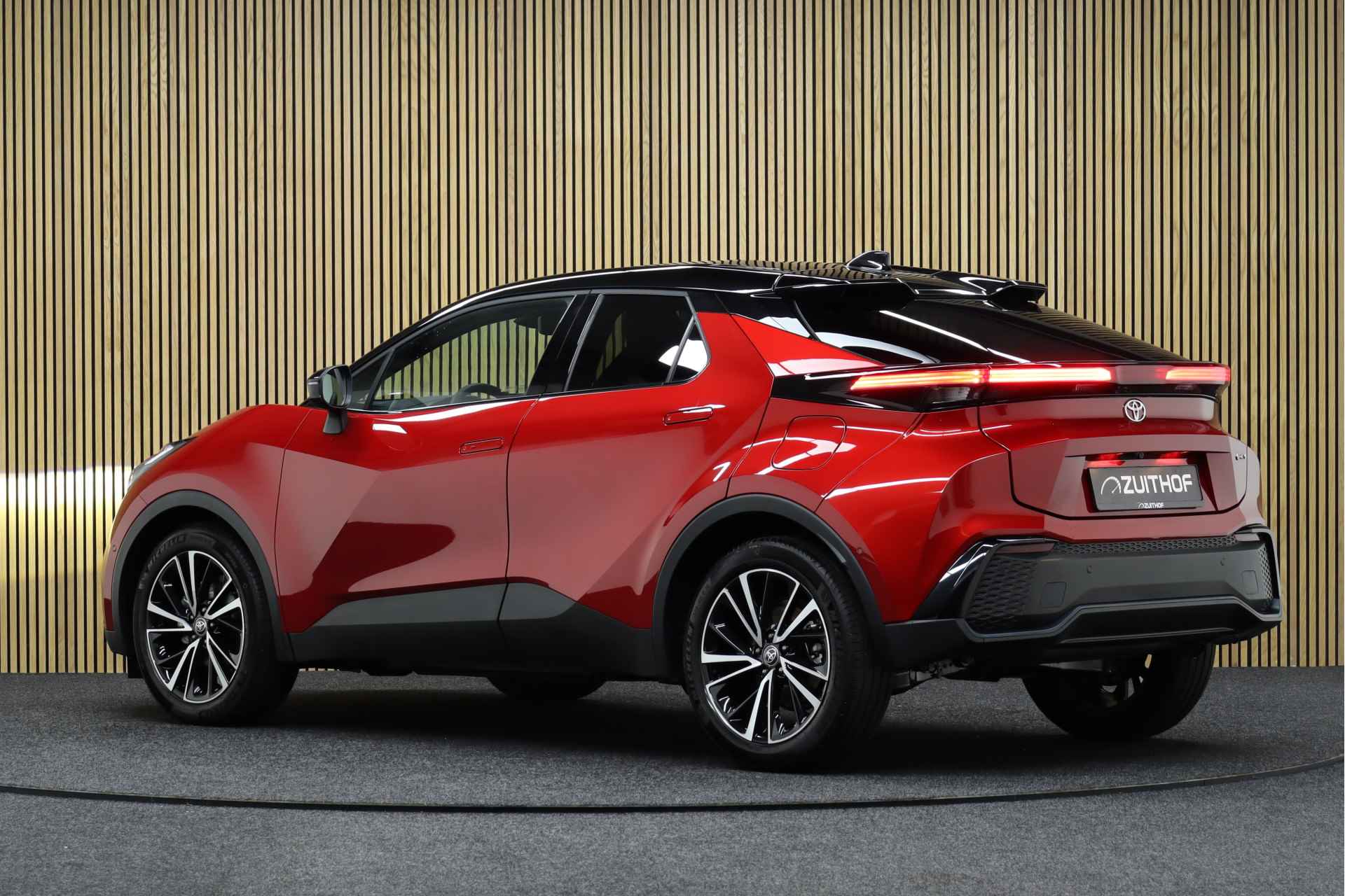 Toyota C-HR 2.0 Hybrid 200 Executive | € 7.000,- Voorraad voordeel! | JBL Audio | Leder-Alcantara | Parkeerhulp | Winterpakket | Adaptive-cruise | Dodehoekdetectie - 3/57