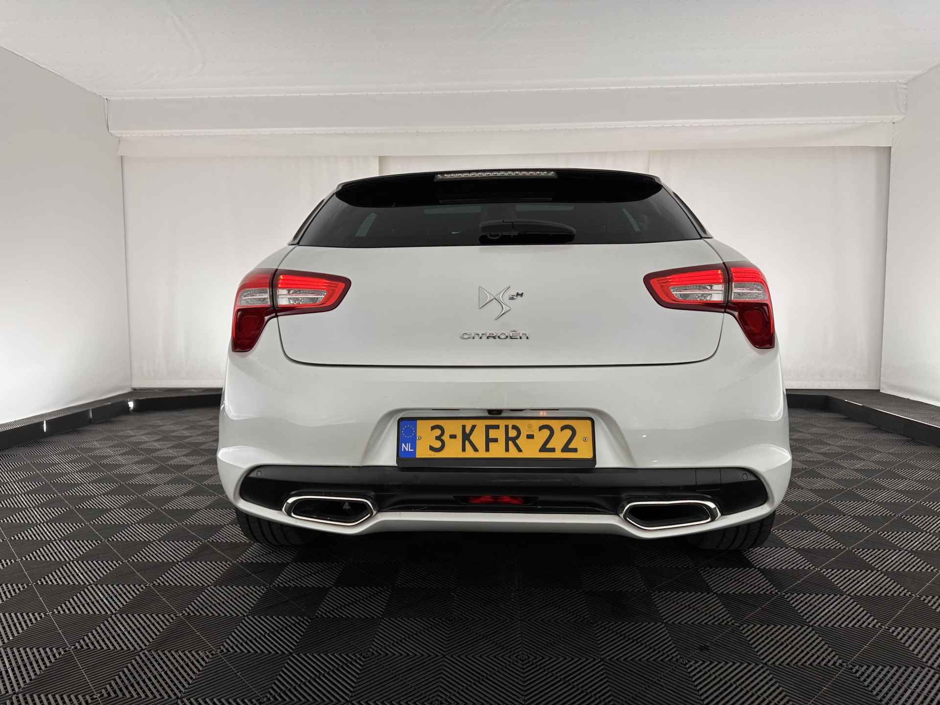 Citroën DS5 2.0 Hybrid4 Business Executive Aut. *PANO | TWO-TONE-VOLLEDER | MEMORY-PACK | NAVI-FULLMAP | XENON | KEYLESS | CAMERA | HEAD-UP | MASSAGE-SEAT | CRUISE | SPORT-SEATS | 17"ALU* - 5/32