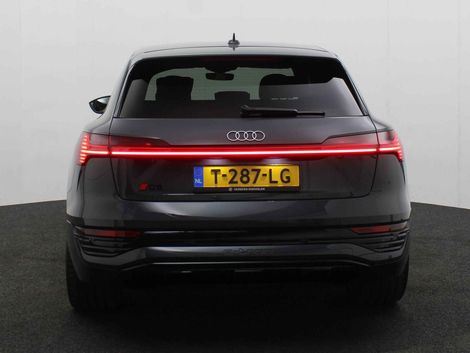 Audi Q8 e-tron 50 quattro 340pk Edition 95 kWh | 22 Inch | Stoelverwarming | Privacy-Glas | Achteruitrijcamera | Luchtvering | Donkere-Hemel | - 10/35