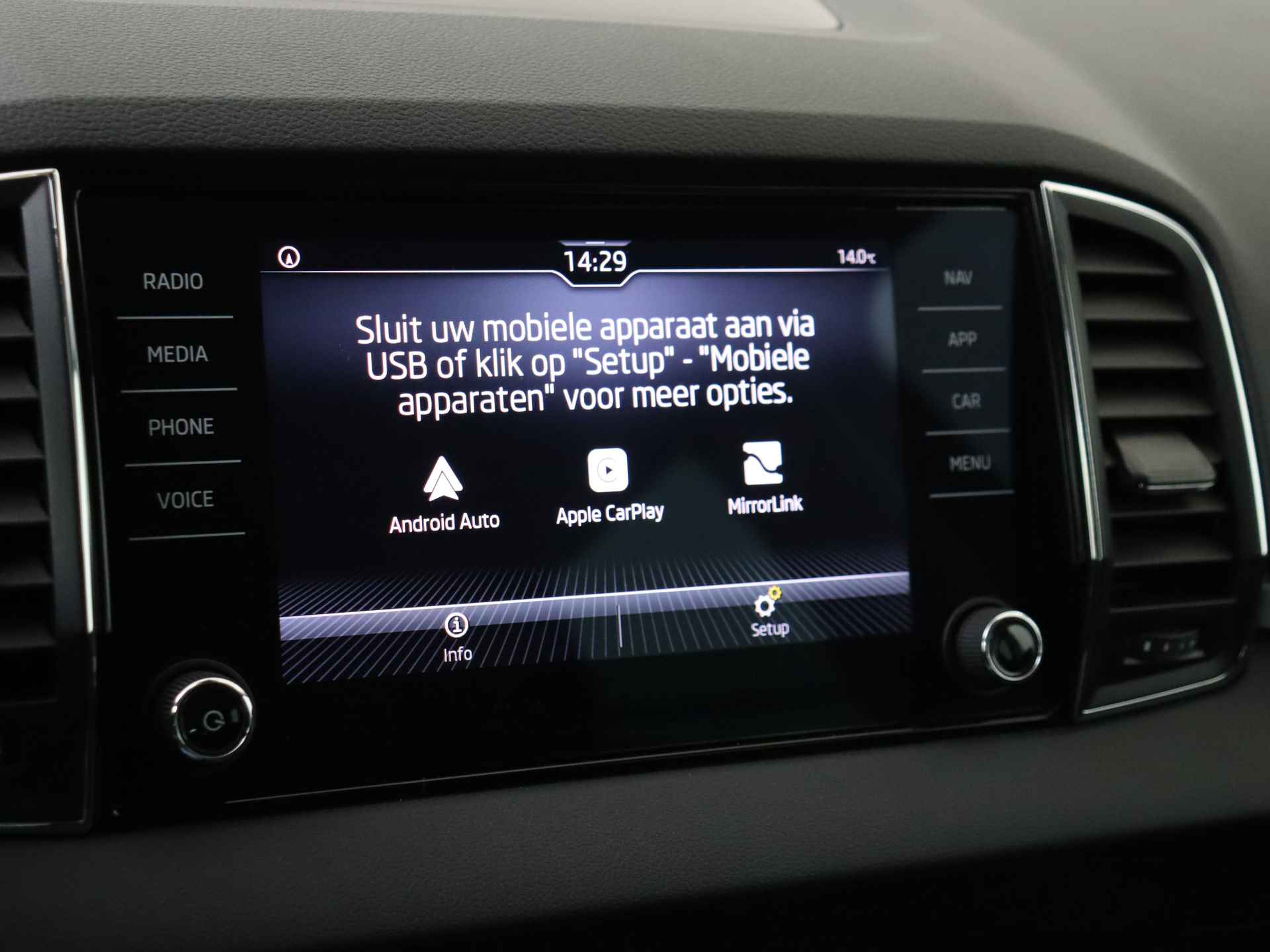 Škoda Karoq 1.5 TSI ACT Business Edition Automaat | Navigatie by App | Climate Control - 17/32