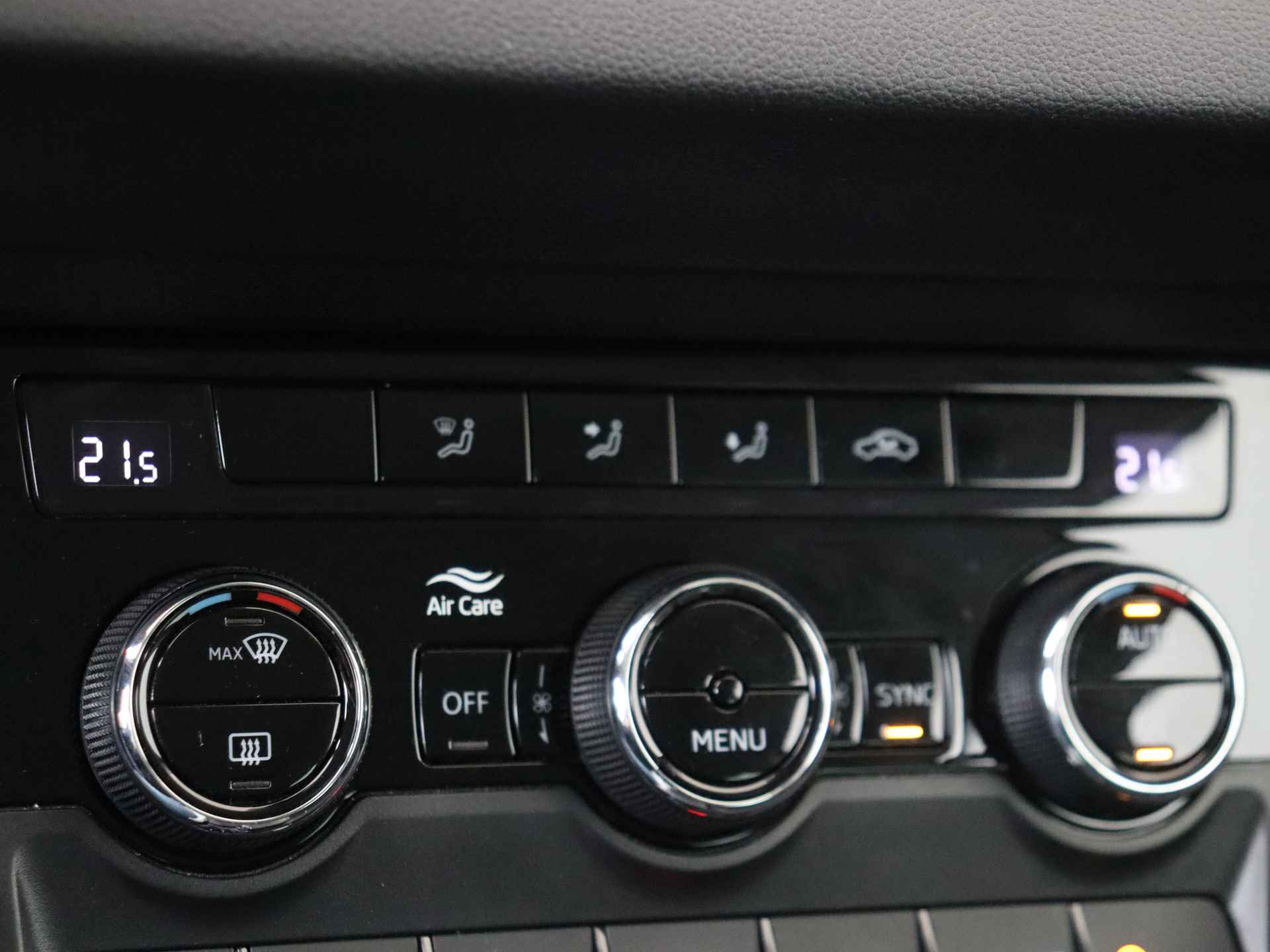 Škoda Karoq 1.5 TSI ACT Business Edition Automaat | Navigatie by App | Climate Control - 18/32
