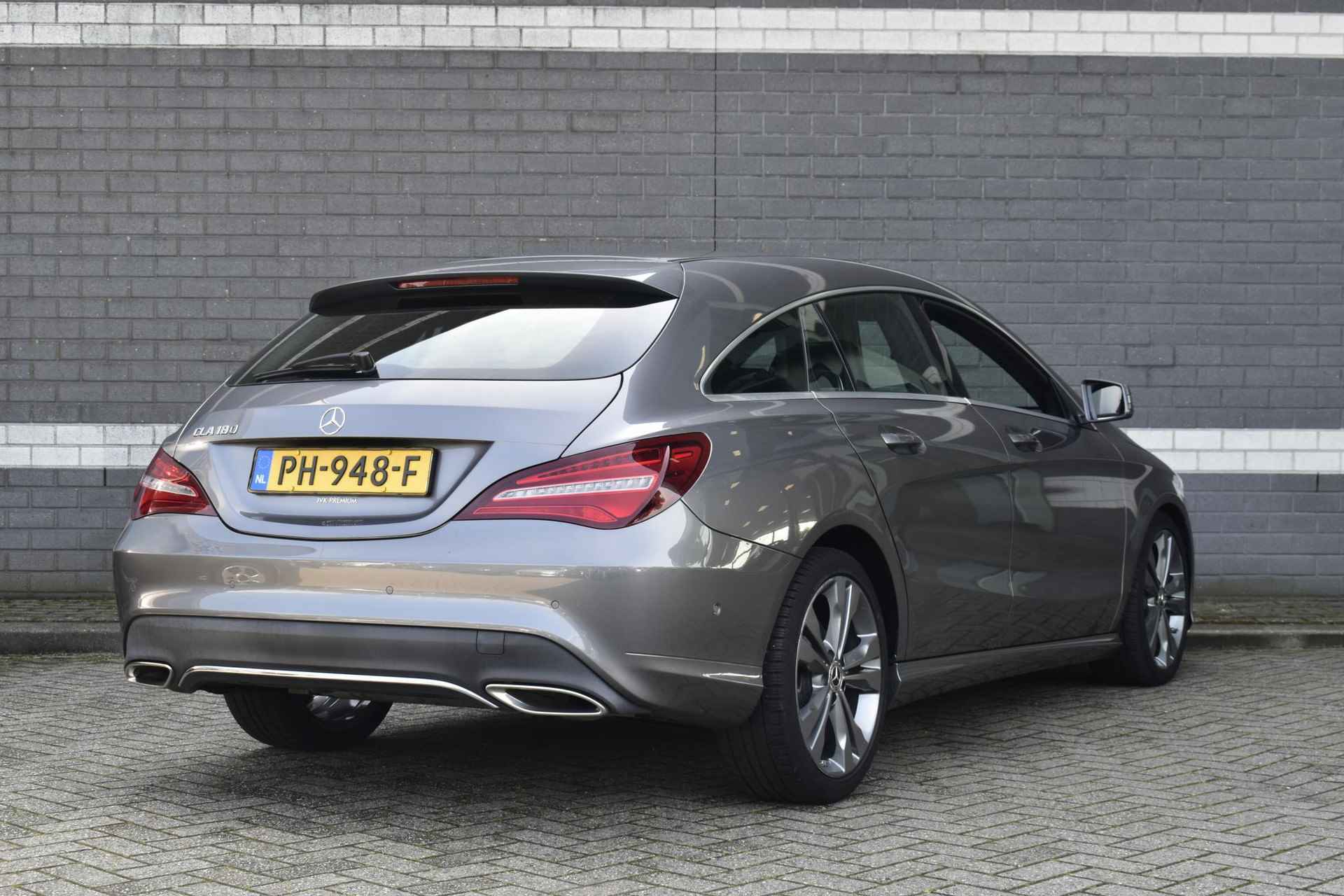 Mercedes-Benz CLA-klasse Shooting Brake 180 Business Solution NL Auto / Camera / Navigatie / Stoelverwarming - 2/32