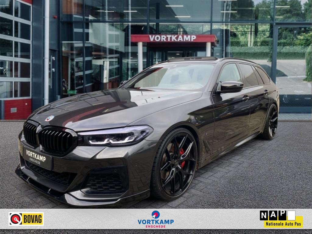 BMW 5-serie 540I XDRIVE M SPORT VOSSEN/PANO-DAK/CAMERA/NAVI/LEDER/CARPLAY