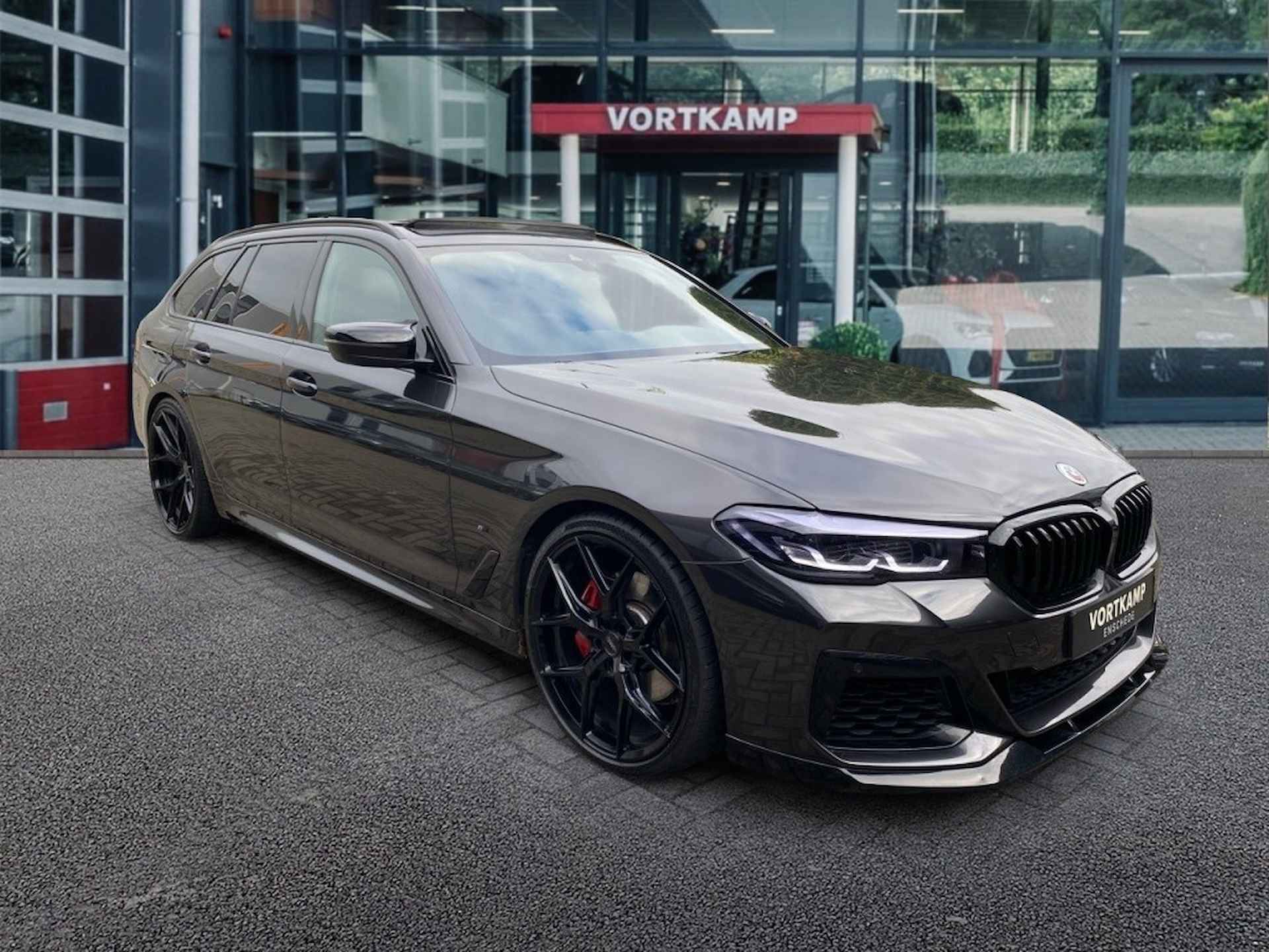 BMW 5-serie 540I XDRIVE M SPORT VOSSEN/PANO-DAK/CAMERA/NAVI/LEDER/CARPLAY - 3/27