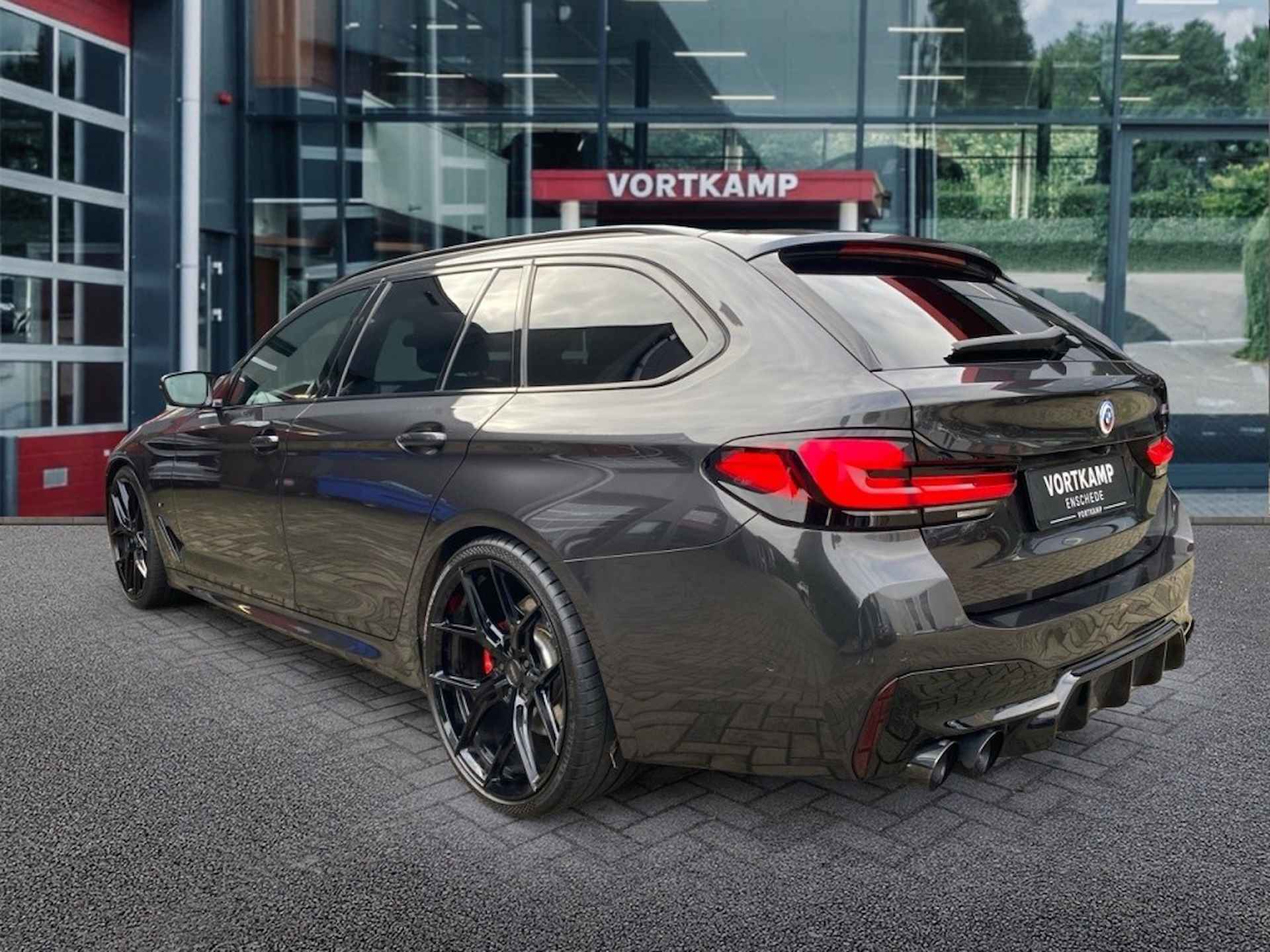 BMW 5-serie 540I XDRIVE M SPORT VOSSEN/PANO-DAK/CAMERA/NAVI/LEDER/CARPLAY - 7/27