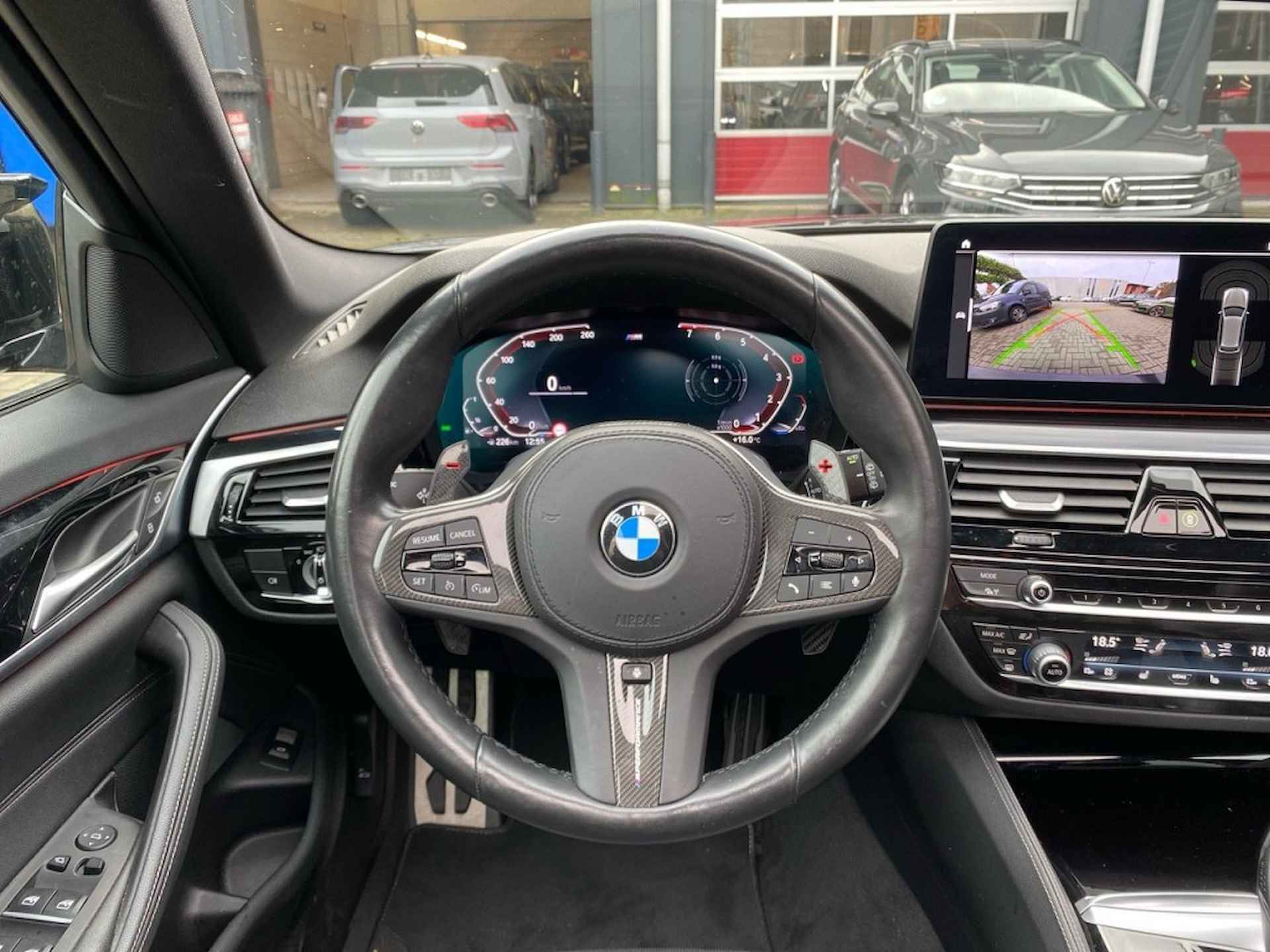 BMW 5-serie 540I XDRIVE M SPORT VOSSEN/PANO-DAK/CAMERA/NAVI/LEDER/CARPLAY - 13/27