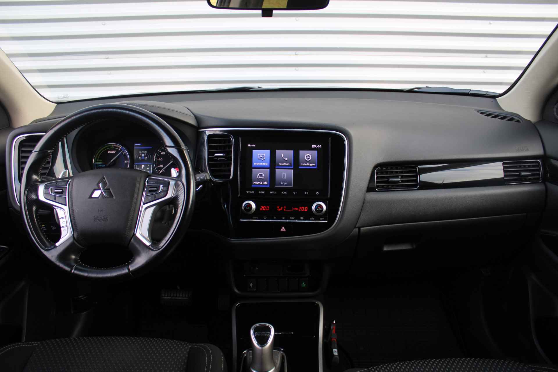 Mitsubishi Outlander 2.4 PHEV Pure | 18" LM | Airco | Cruise | Camera | Automaat | Trekhaak | Apple carplay | Android auto | - 9/36