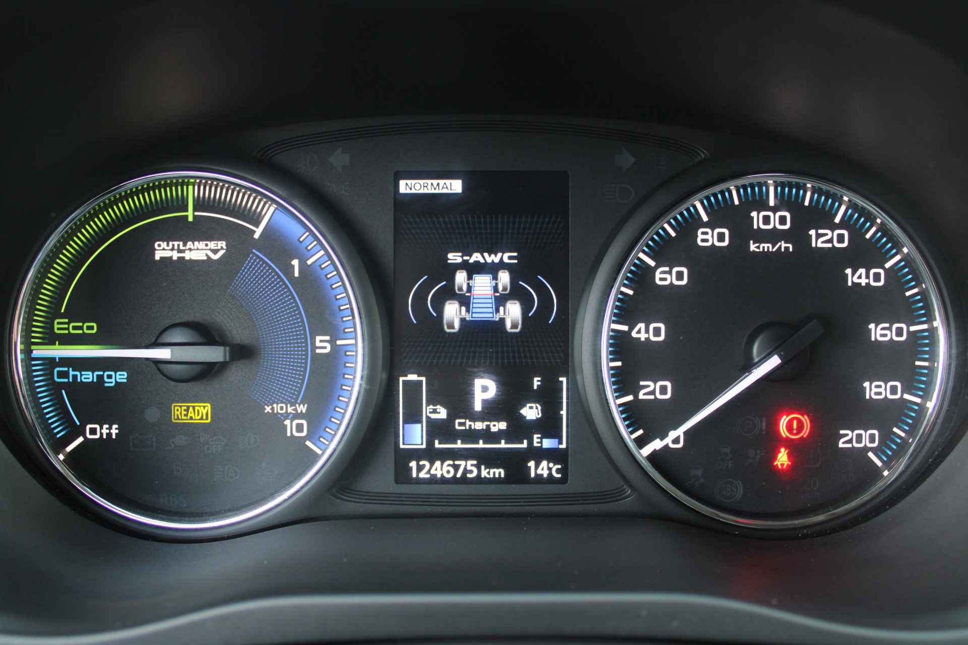Mitsubishi Outlander 2.4 PHEV Pure | 18" LM | Airco | Cruise | Camera | Automaat | Trekhaak | Apple carplay | Android auto | - 14/36