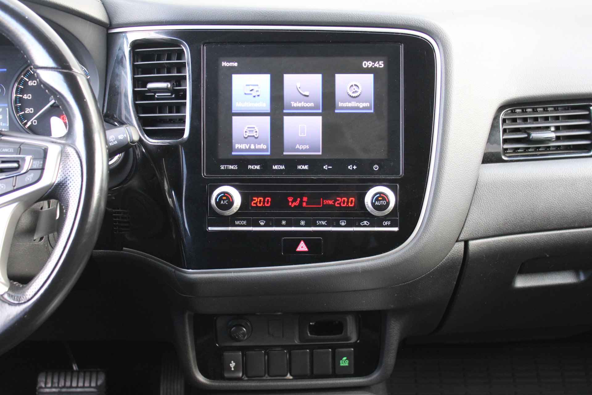 Mitsubishi Outlander 2.4 PHEV Pure | 18" LM | Airco | Cruise | Camera | Automaat | Trekhaak | Apple carplay | Android auto | - 18/36