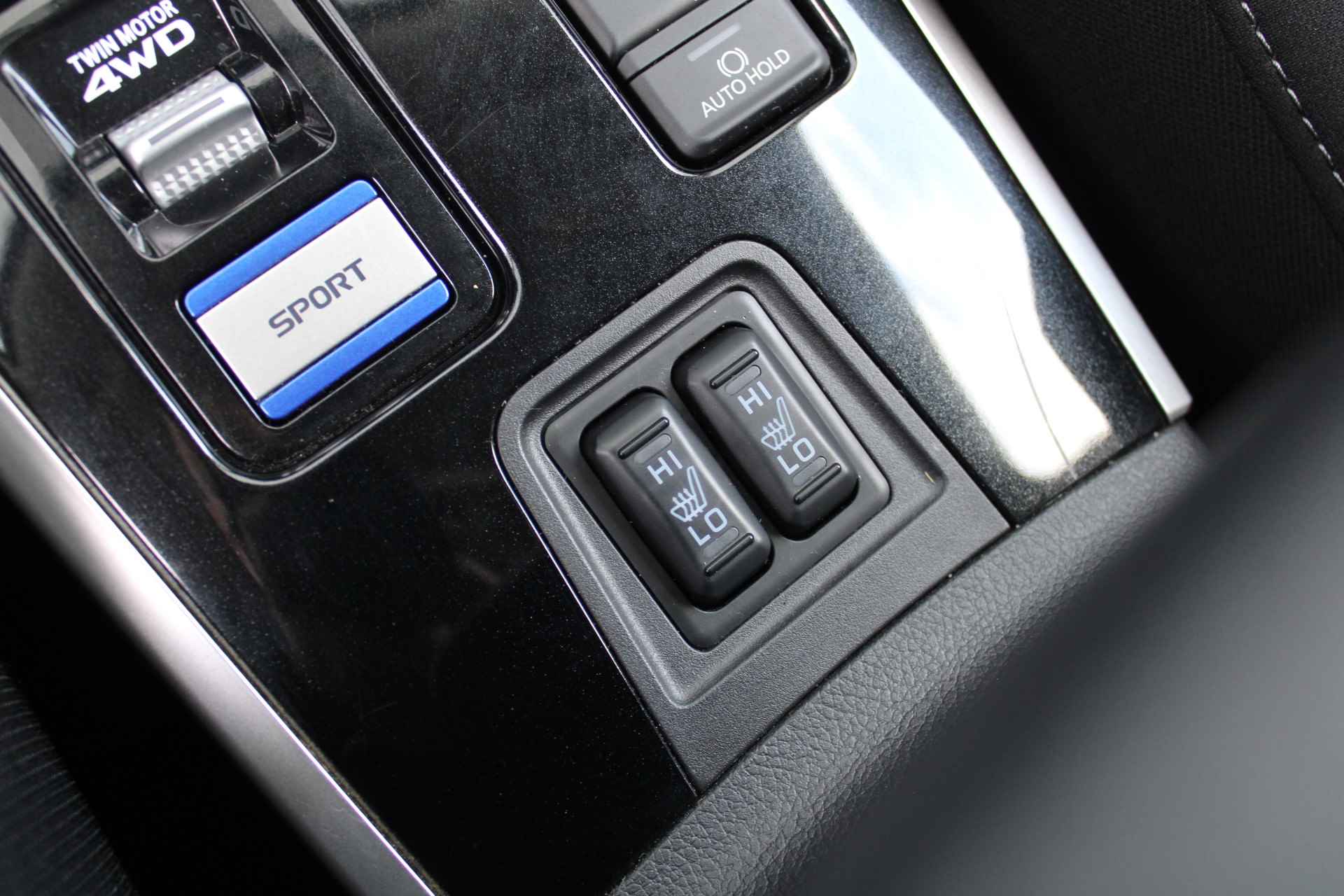 Mitsubishi Outlander 2.4 PHEV Pure | 18" LM | Airco | Cruise | Camera | Automaat | Trekhaak | Apple carplay | Android auto | - 23/36