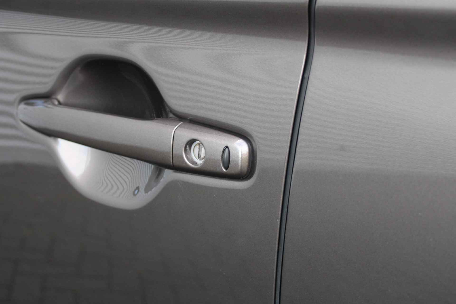 Mitsubishi Outlander 2.4 PHEV Pure | 18" LM | Airco | Cruise | Camera | Automaat | Trekhaak | Apple carplay | Android auto | - 25/36