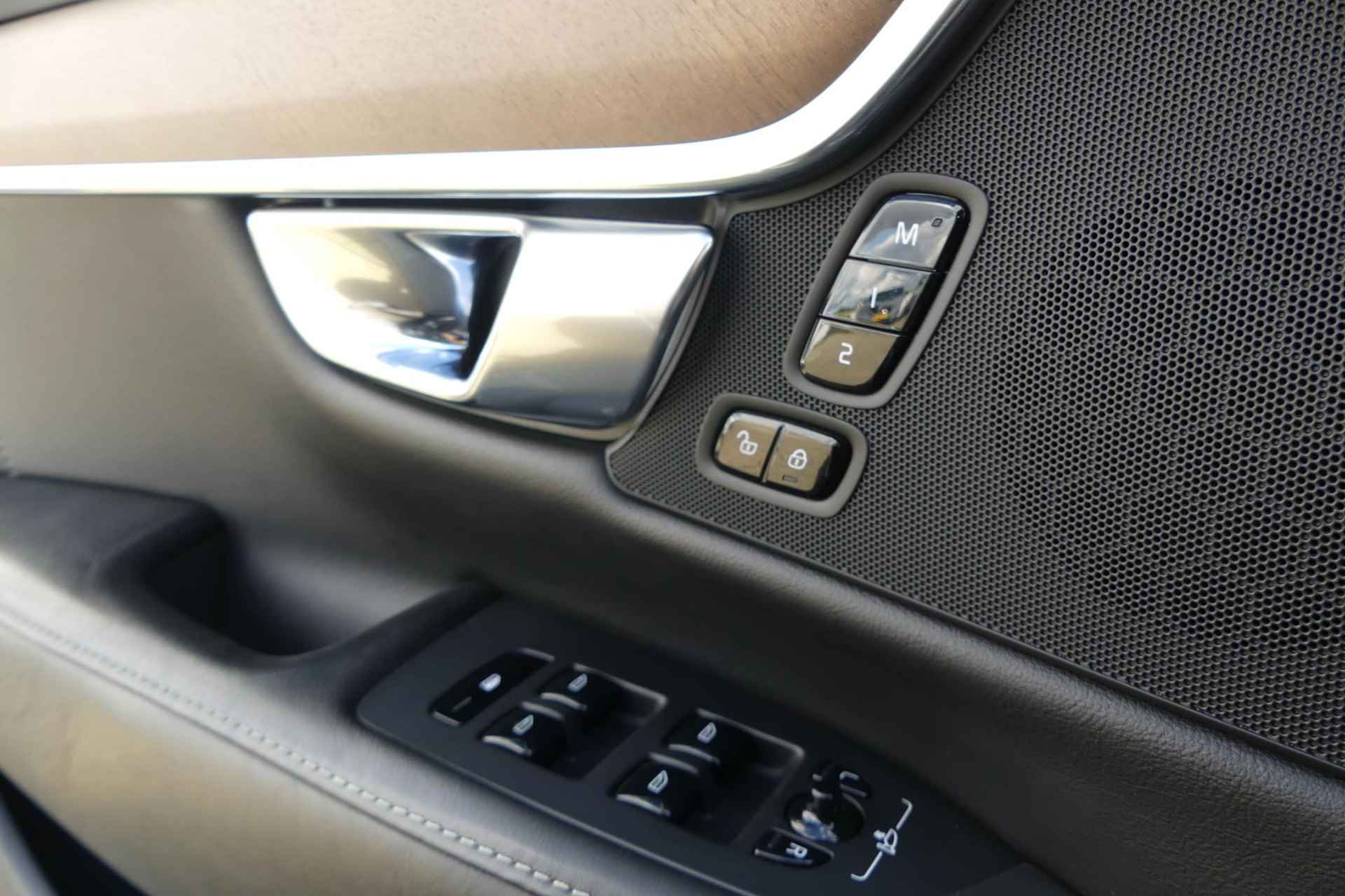 Volvo S90 T8 Twin Engine AWD Inscription Plus | Massagestoelen met ventilatie | DAB+ | Verwarmbare achterbank | Voorruitverwarming - 10/23