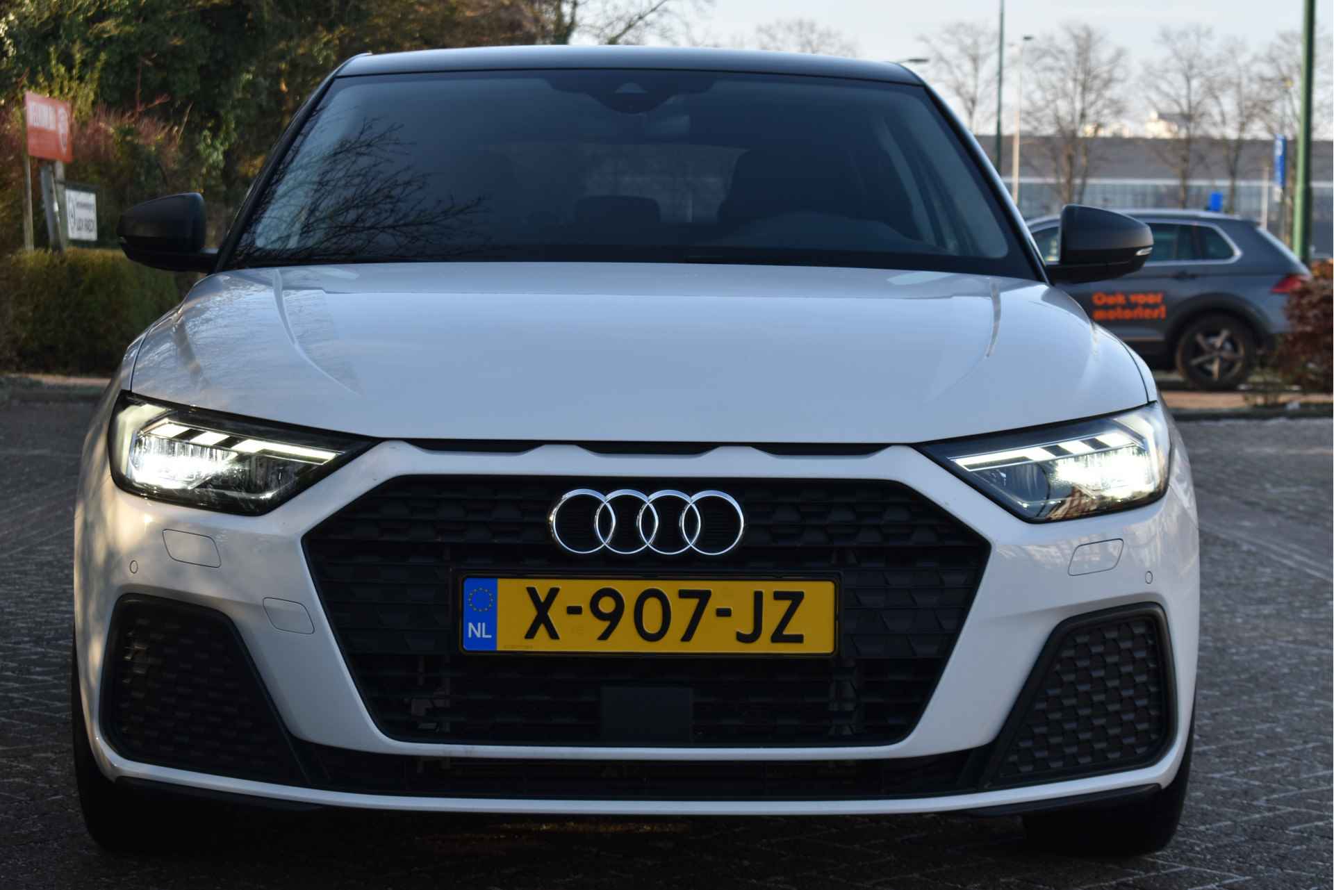 Audi A1 Sportback 35 TFSI PRO LINE 150 PK Bi-Tone | Z+W banden | Carplay | Stoelverwarming | VIrtual Cockpit | Cruise Control | DAB | Full LED - 5/50