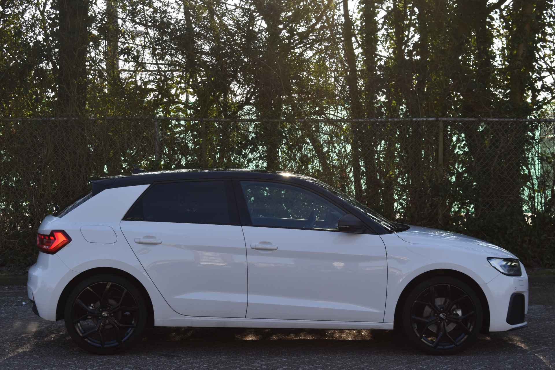 Audi A1 Sportback 35 TFSI PRO LINE 150 PK Bi-Tone | Z+W banden | Carplay | Stoelverwarming | VIrtual Cockpit | Cruise Control | DAB | Full LED - 6/50